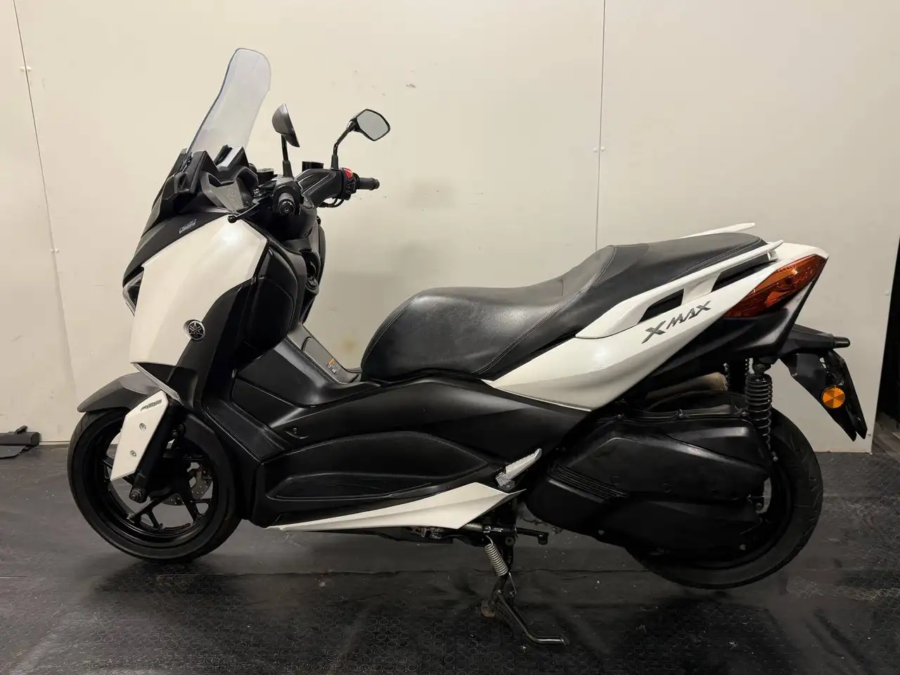 Yamaha X-Max 300