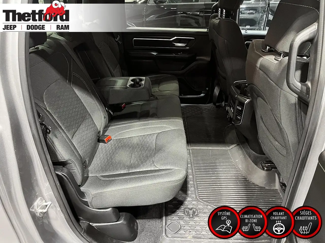RAM 1500 снимка RAM 1500