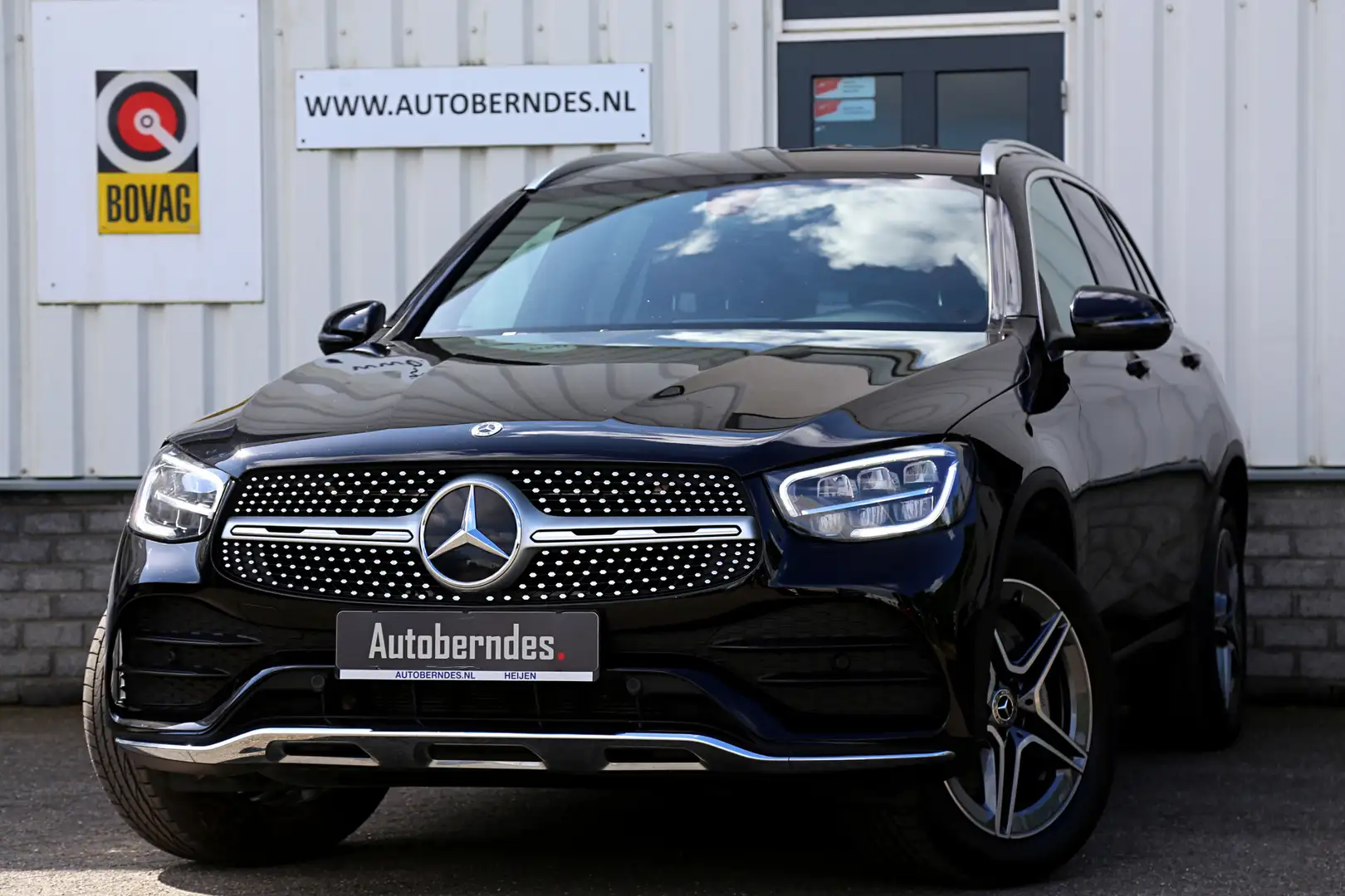 Mercedes-Benz GLC 300 300e 4MATIC AMG Plug in hybride*Perfect Onderh.*BT Nero - 1
