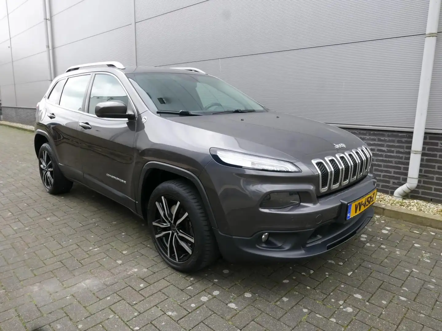 Jeep Cherokee VAN 2.0 170 PK 4x4 LONGITUDE EDITION AUT,LEER,NAVI Gris - 1