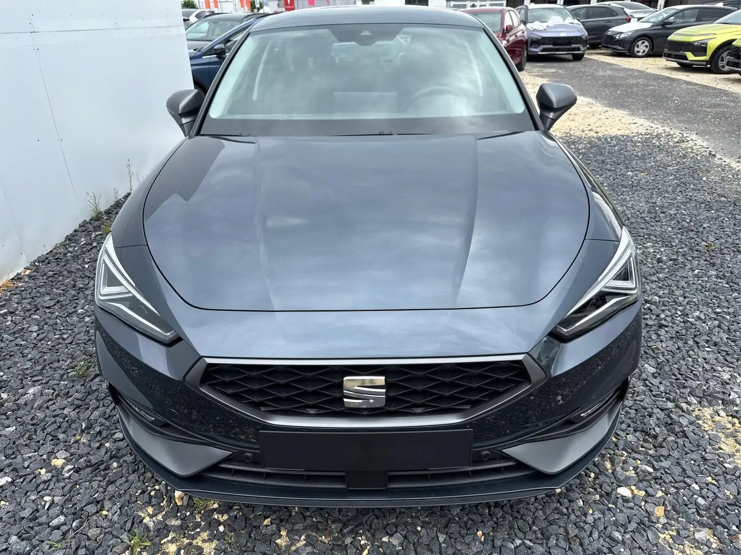 SEAT Leon FR 1.5 TSI MATRIX NAVI SHZ ACC KESSY 1.5 TSI 85... Grau - 2