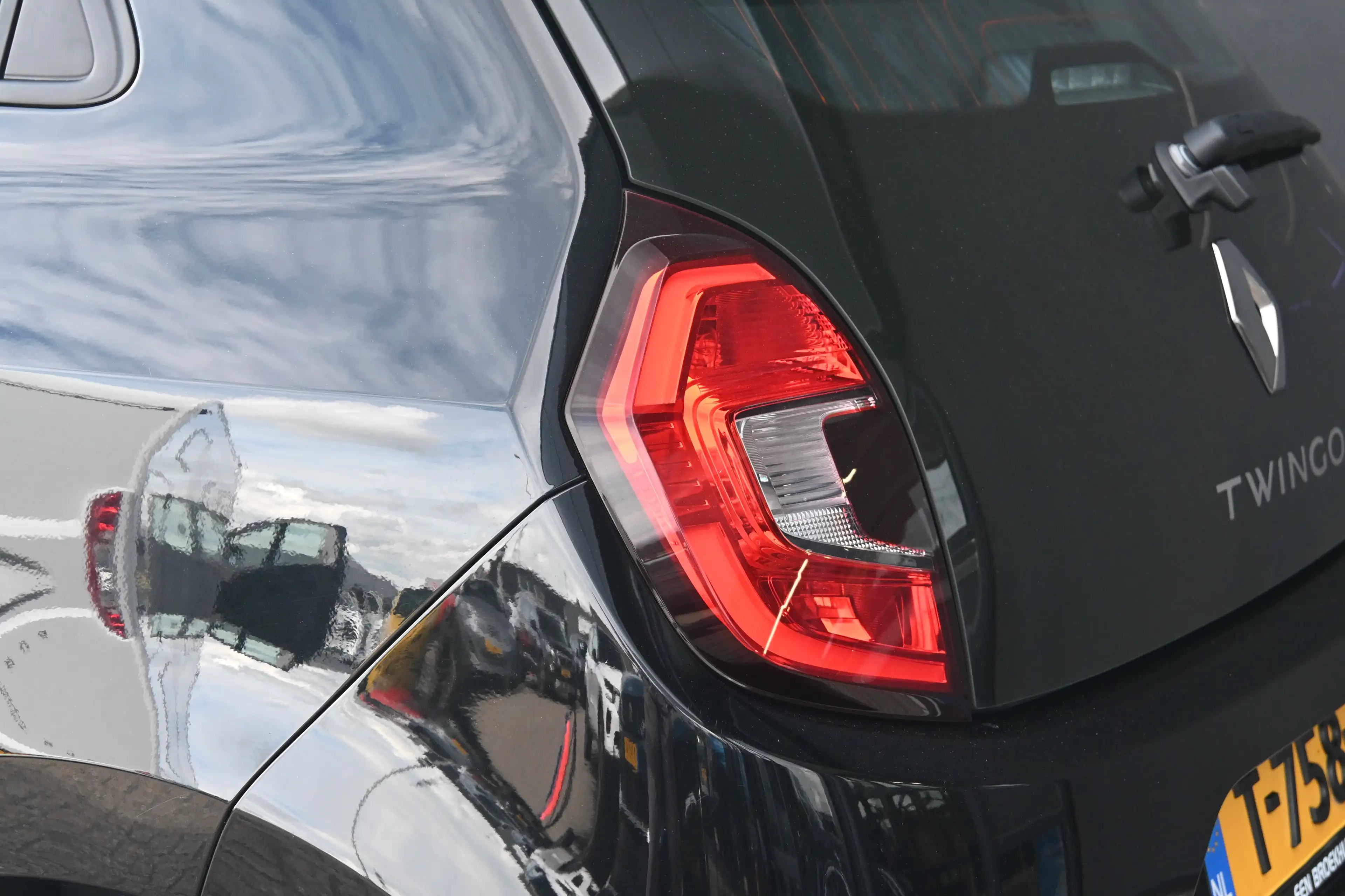 Renault Twingo Z.E. R80 E-Tech Equilibre 22 kWh | Navi by app | C — photo 26
