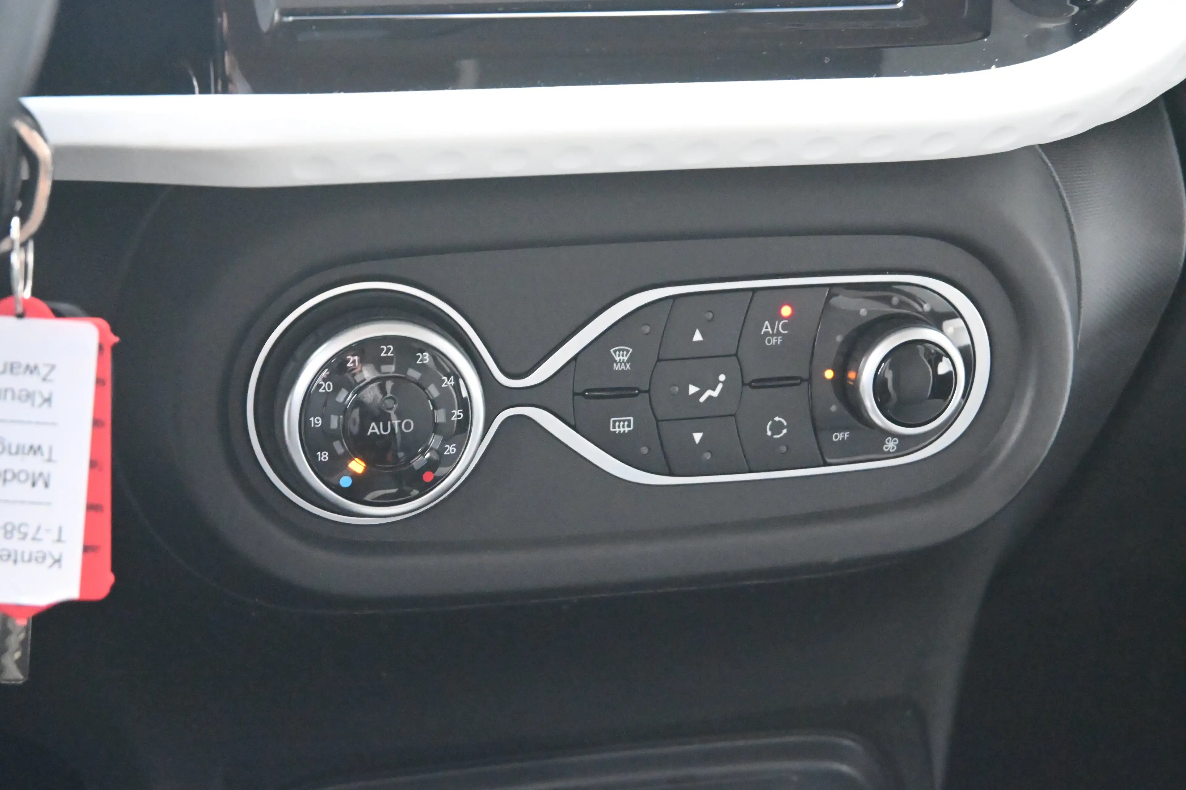 Renault Twingo Z.E. R80 E-Tech Equilibre 22 kWh | Navi by app | C — photo 16