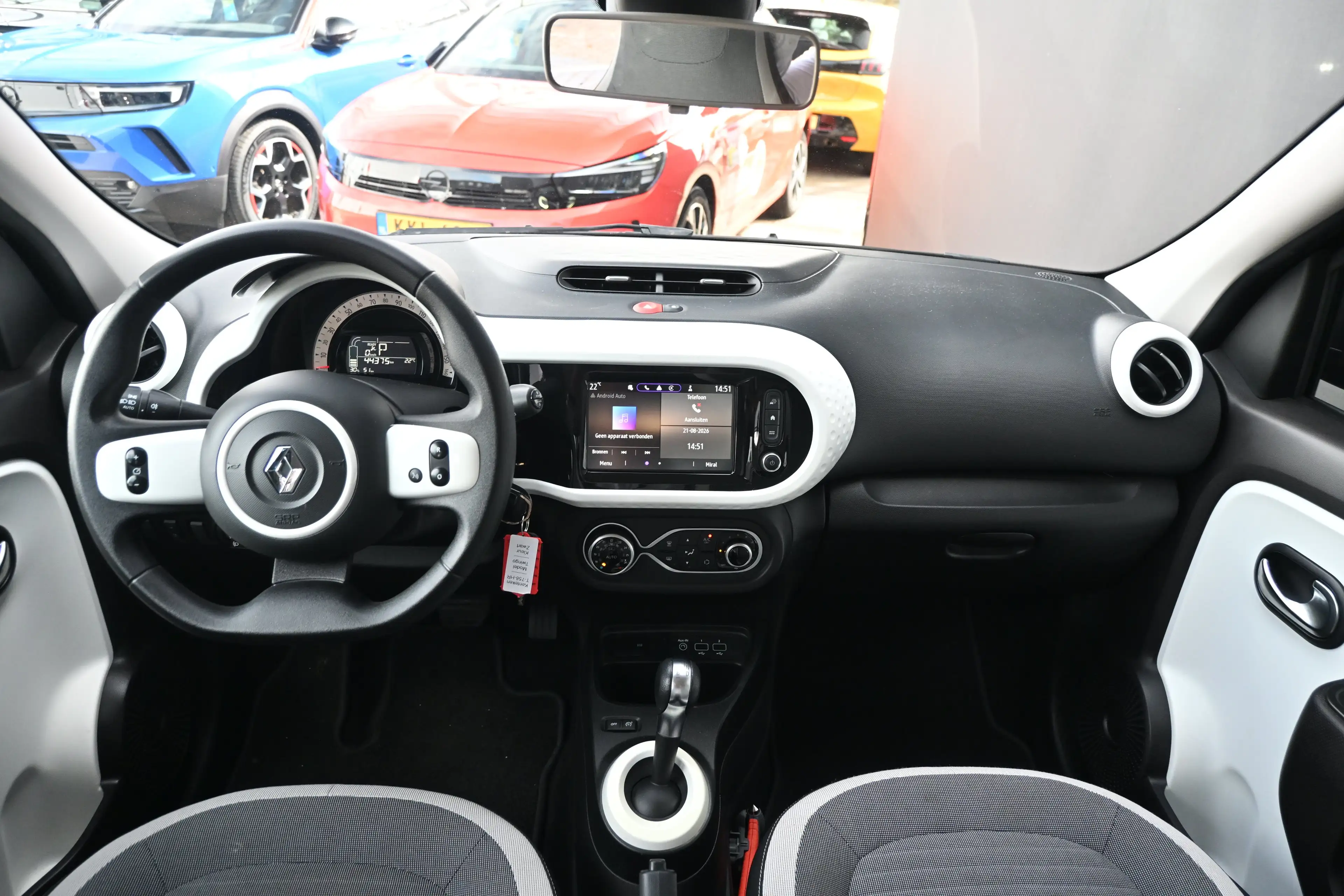 Renault Twingo Z.E. R80 E-Tech Equilibre 22 kWh | Navi by app | C — photo 10