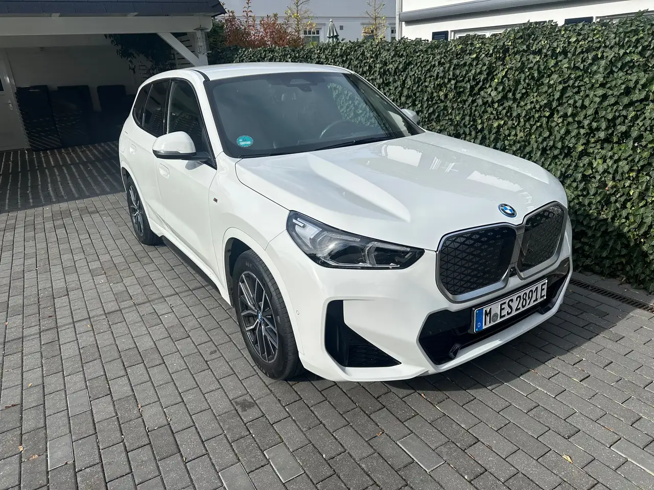 BMW iX1