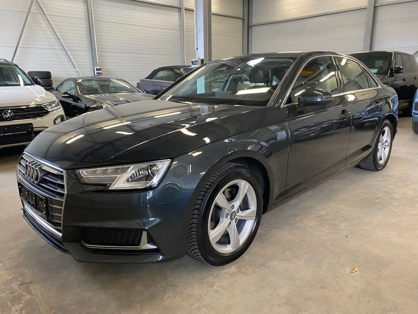 Audi A4 35 TFSI Sport Aut Navi Leder Bi-Xenon VC SHZ Grau - 1
