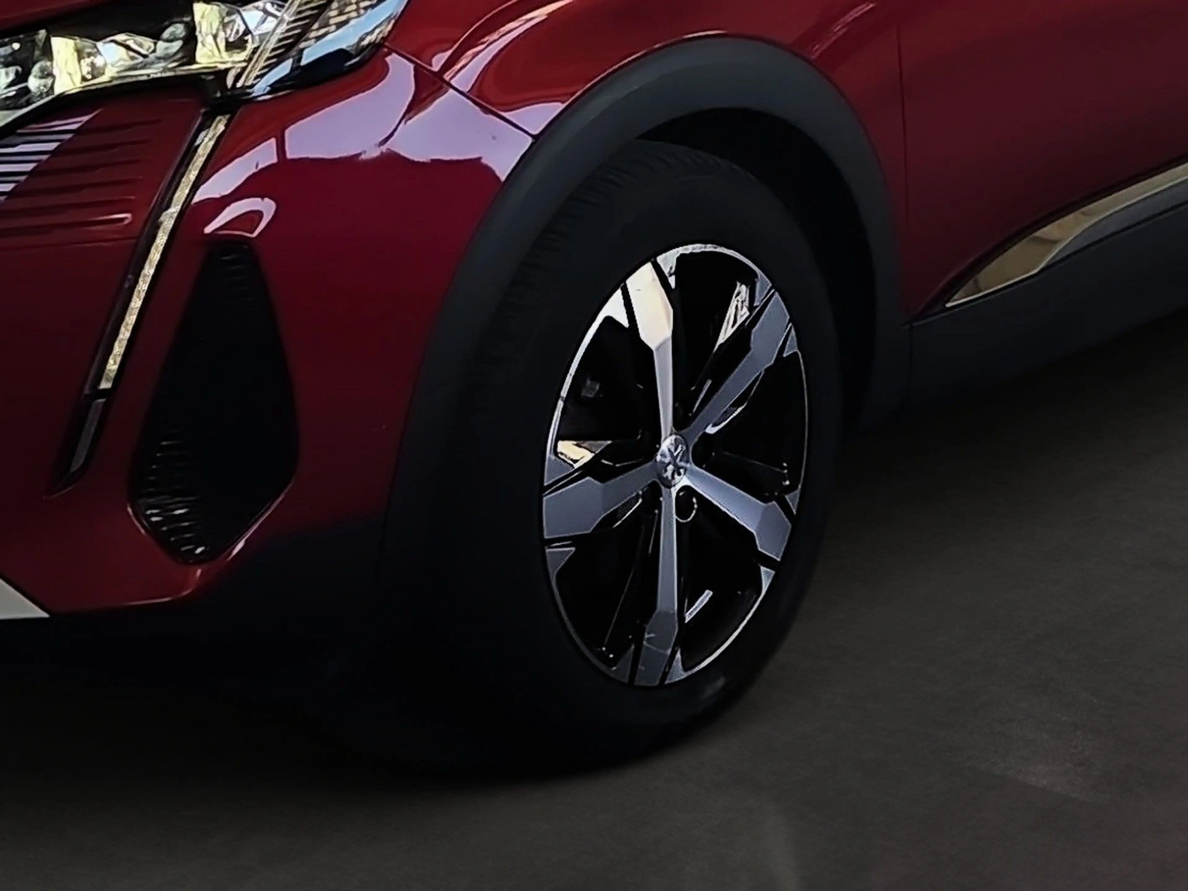 Peugeot 5008 BlueHDI 180 EAT8 GT — photo 10