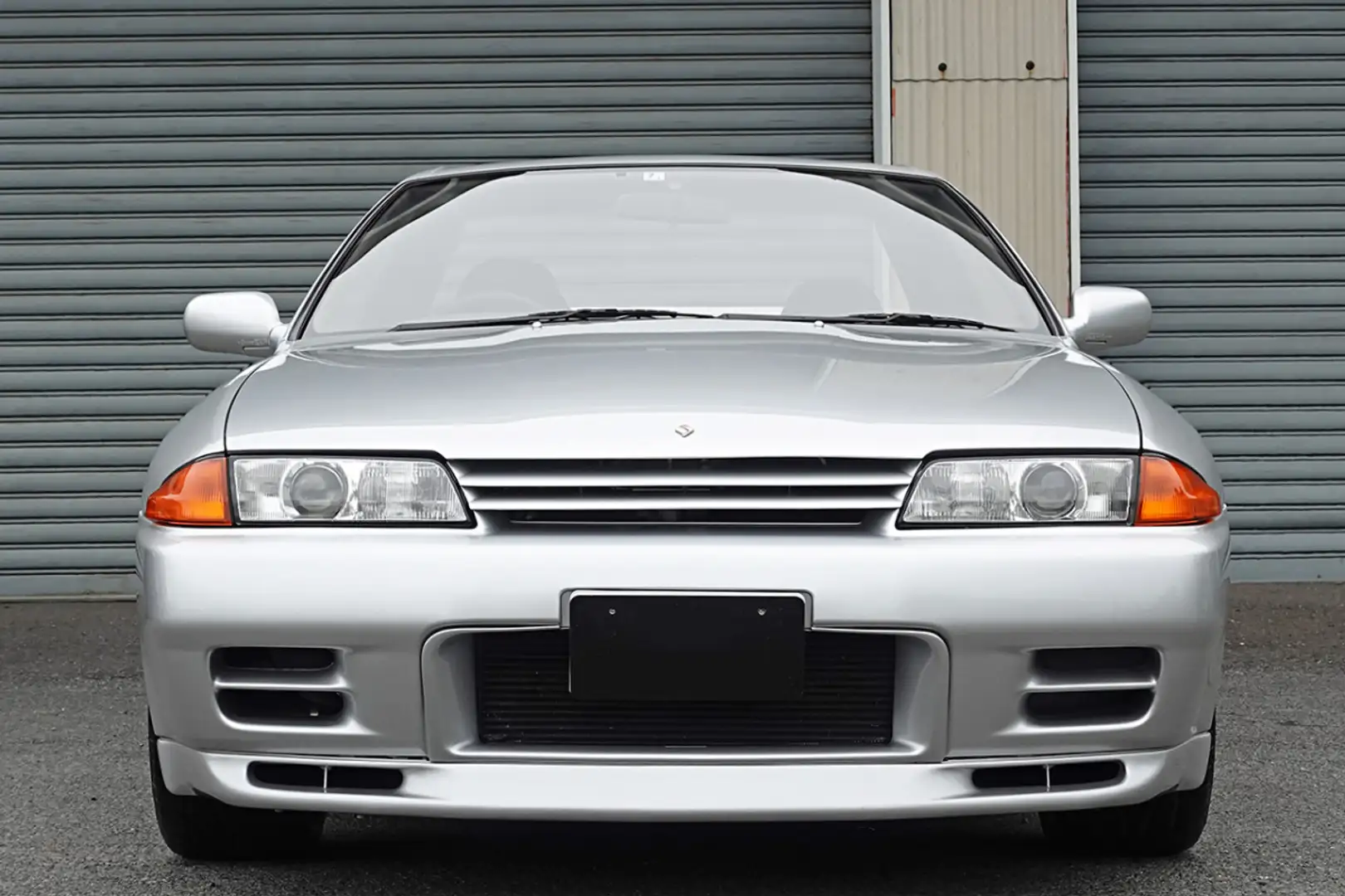 Nissan Skyline R32 GTR V-Spec II Zilver - 2