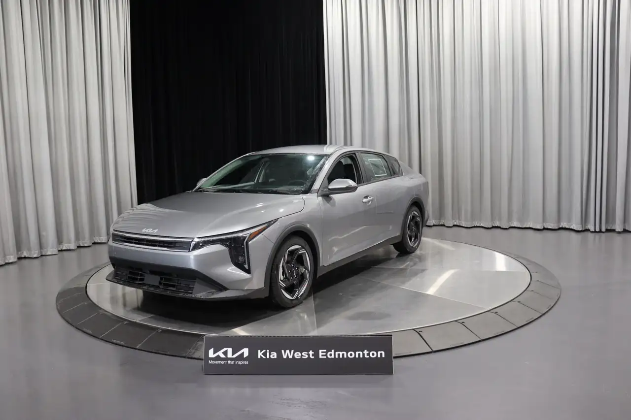 Kia K4 photo Kia K4