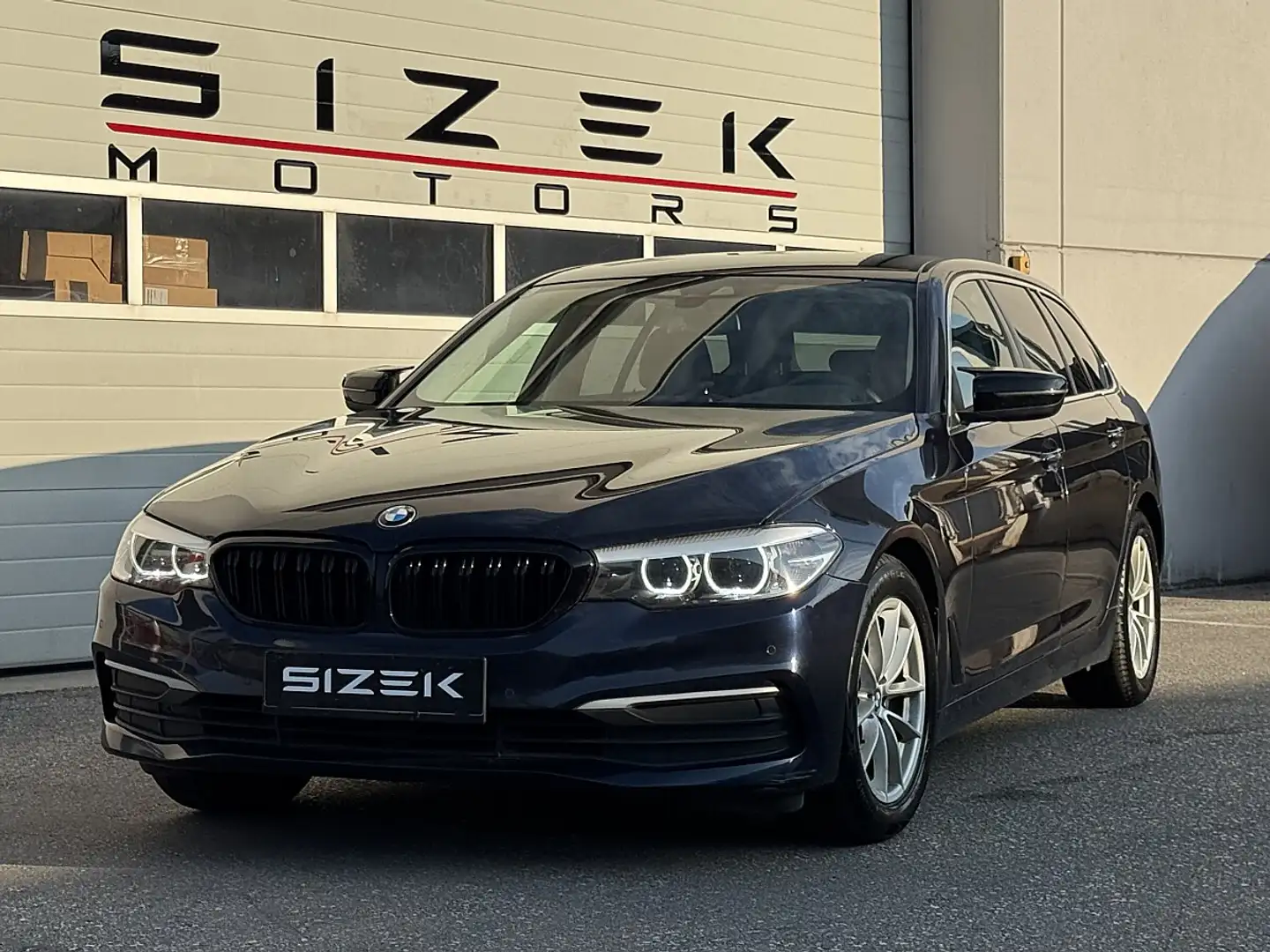BMW Sonstige 5er-Reihe 5er - 520 d | Automatik | Navi | AHK ... Blau - 1