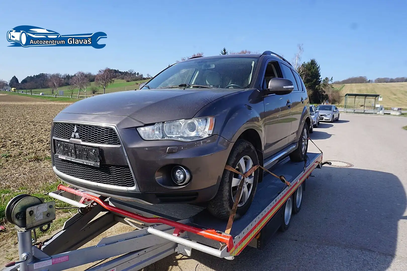 Mitsubishi Outlander 2,2 DI-D Instyle Grau - 1