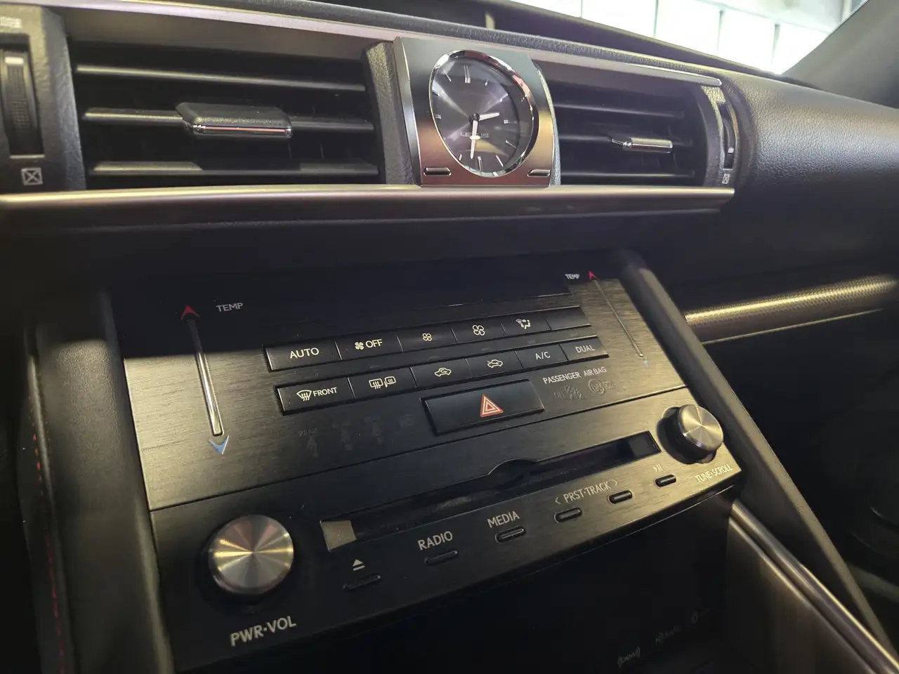Lexus IS photo Lexus IS