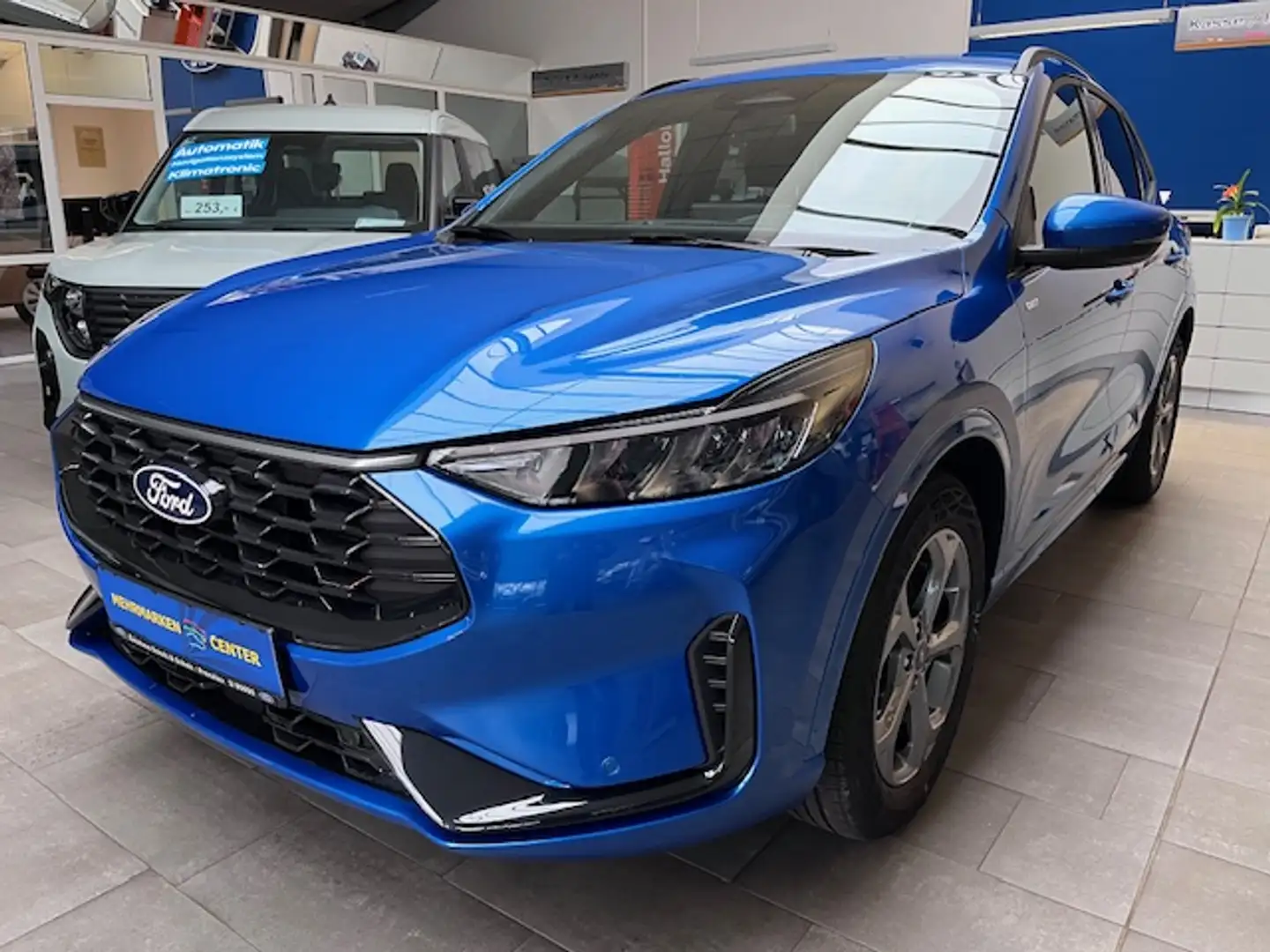 Ford Kuga ST-Line 1.5 EcoBoost Automatik mit Winterpaket Bleu - 1