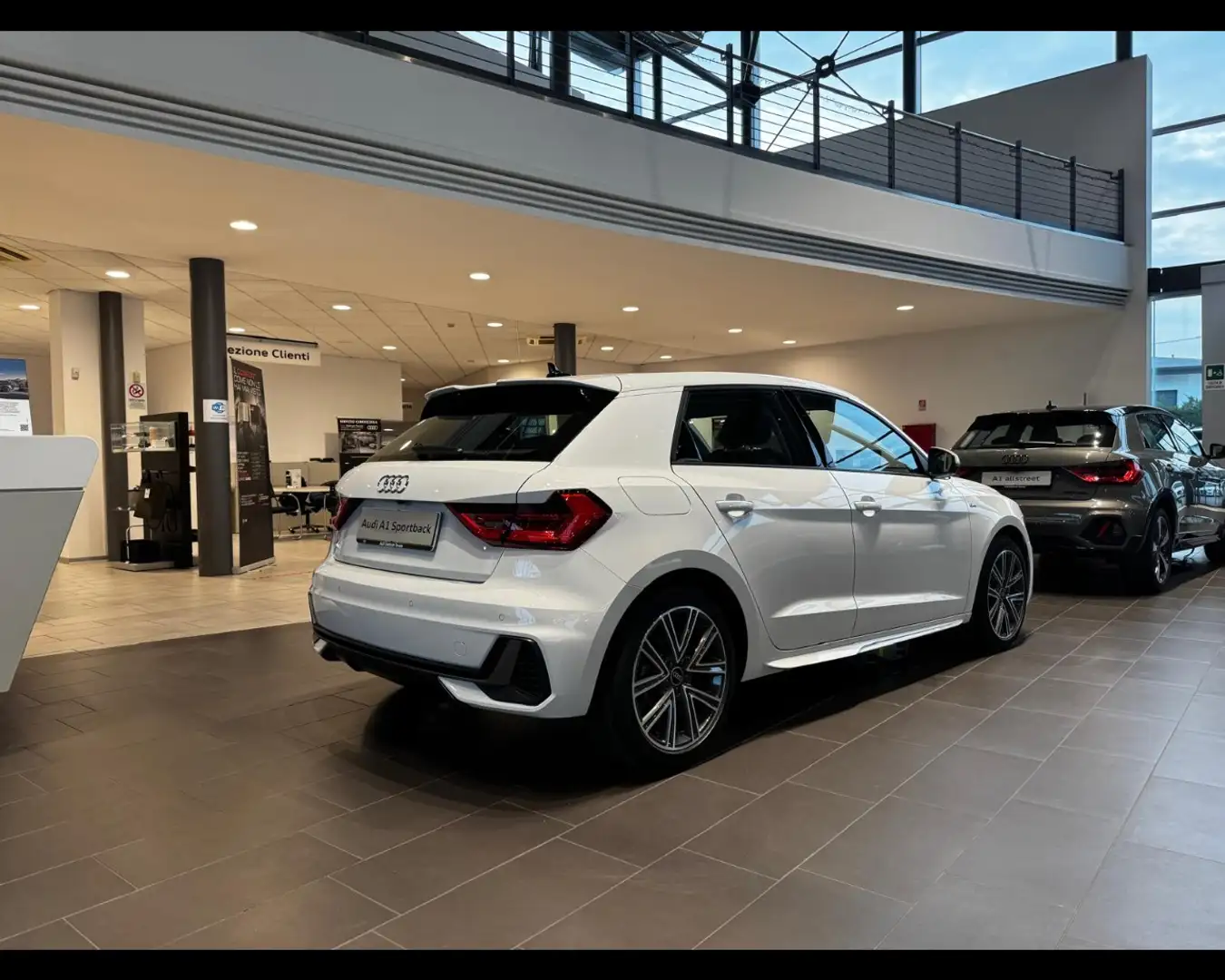 Audi A1 SPORTBACK 30 TFSI S-LINE EDITION Weiß - 2