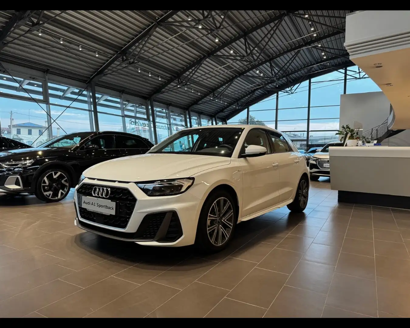 Audi A1 SPORTBACK 30 TFSI S-LINE EDITION Weiß - 1