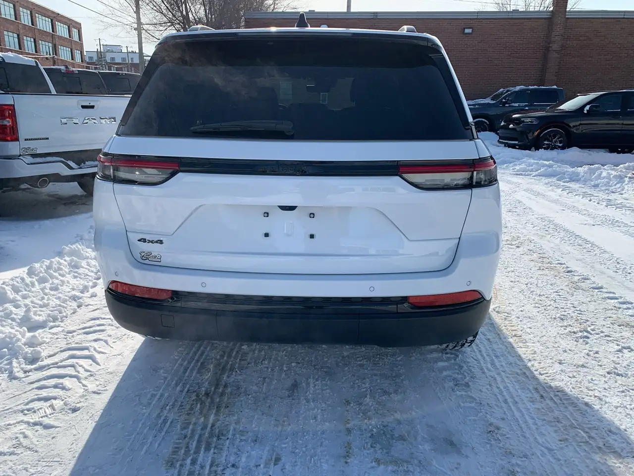 Jeep Grand Cherokee снимка Jeep Grand Cherokee