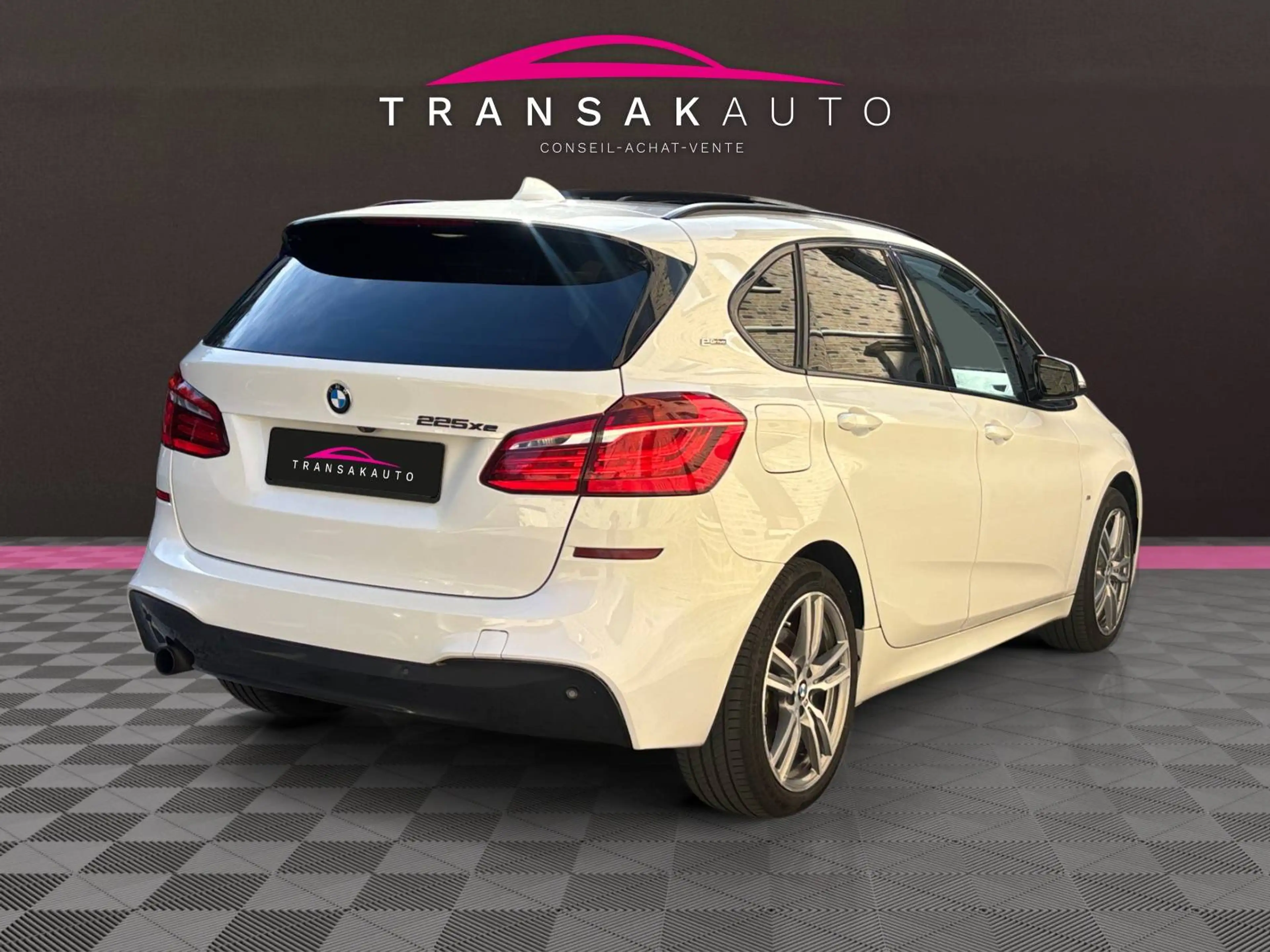 BMW 225 Active Tourer PHEV 225xeA Pack M / Toit Pano / Garantie 12 MOIS — photo 5