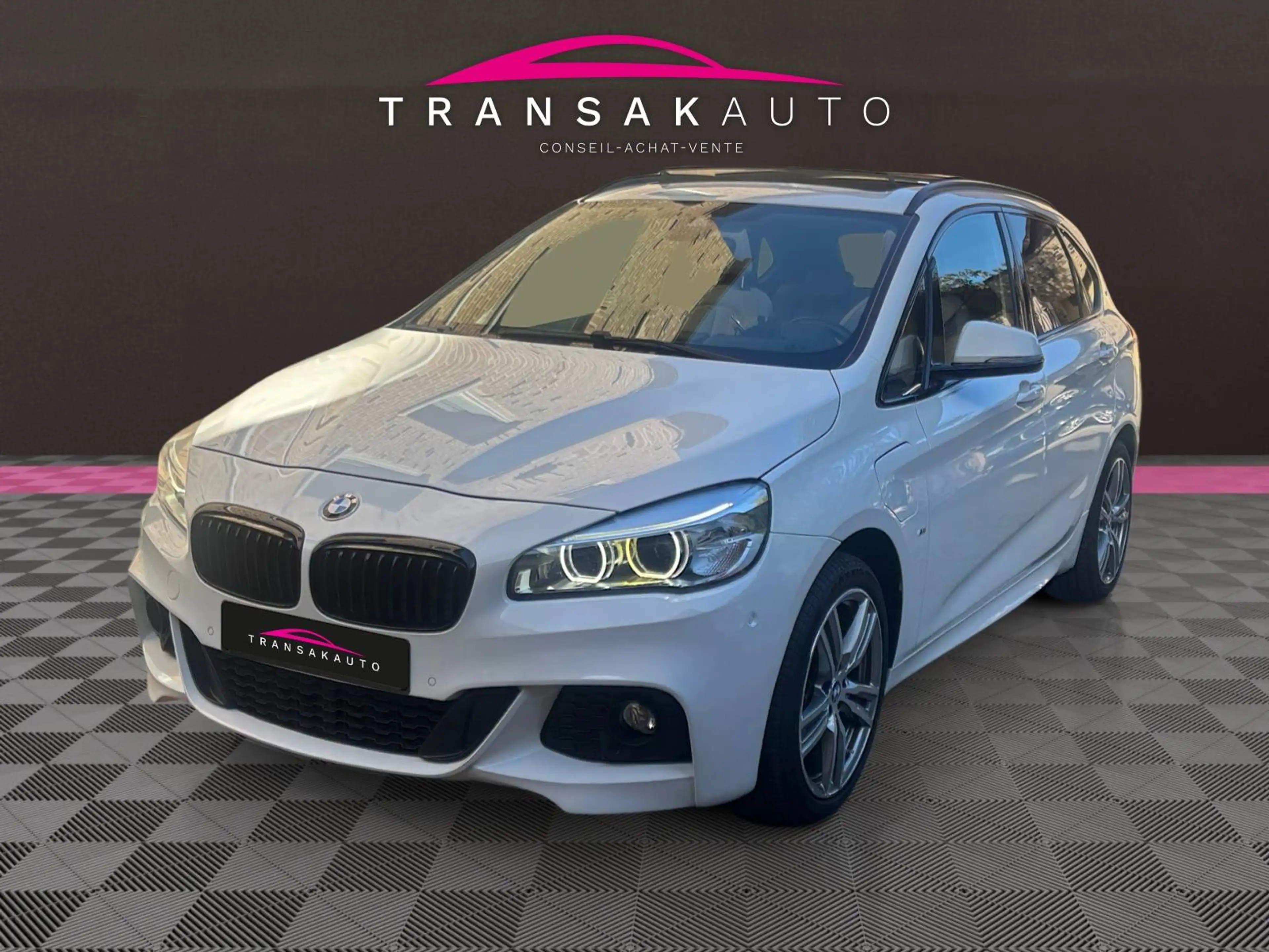 BMW 225 Active Tourer PHEV 225xeA Pack M / Toit Pano / Garantie 12 MOIS