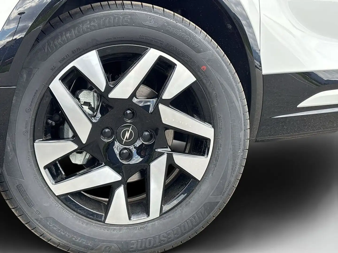Opel Mokka GS 1.2 Direct Injection Turbo 100 kW Weiß - 2