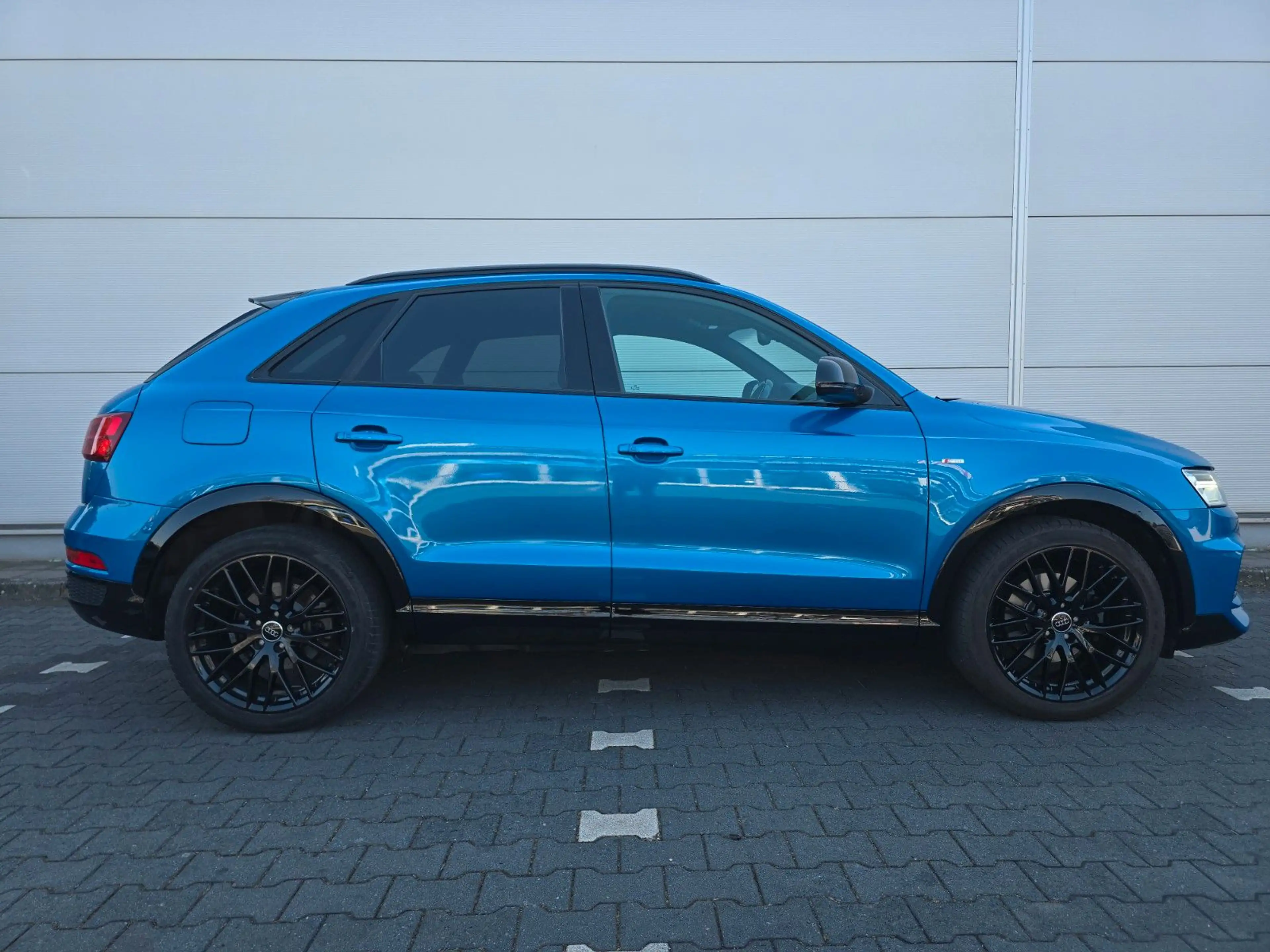 Audi Q3 quattro S Line Competition (Alcantara/Navi) — photo 13