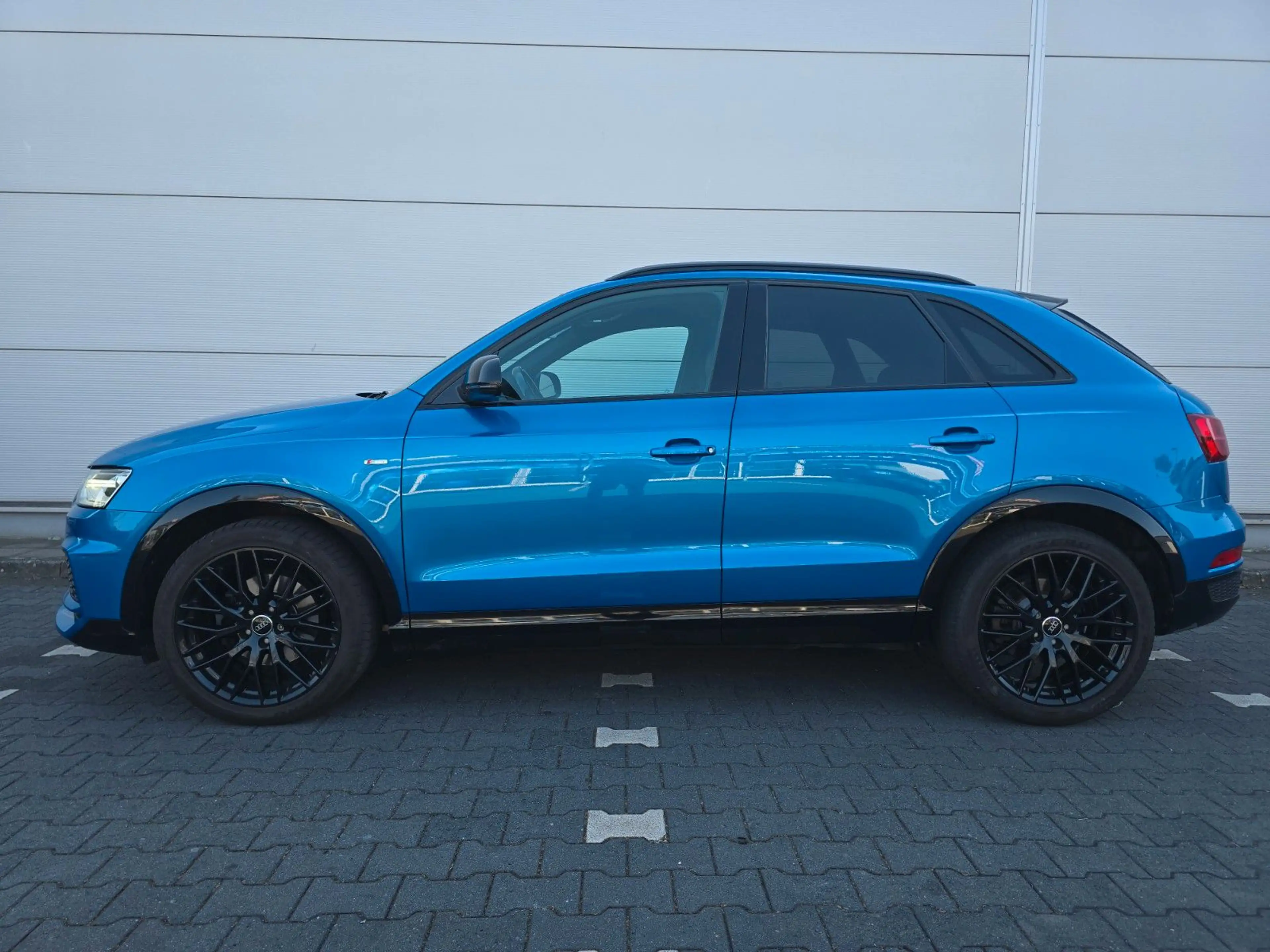 Audi Q3 quattro S Line Competition (Alcantara/Navi) — photo 5