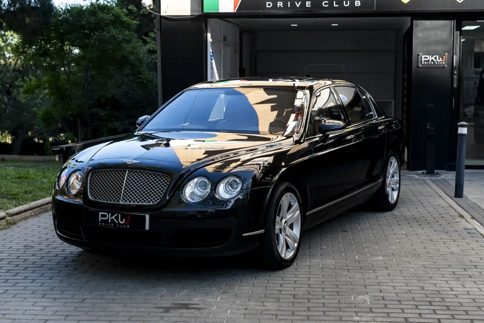 Bentley Continental Flying Spur Aut. Fekete - 2