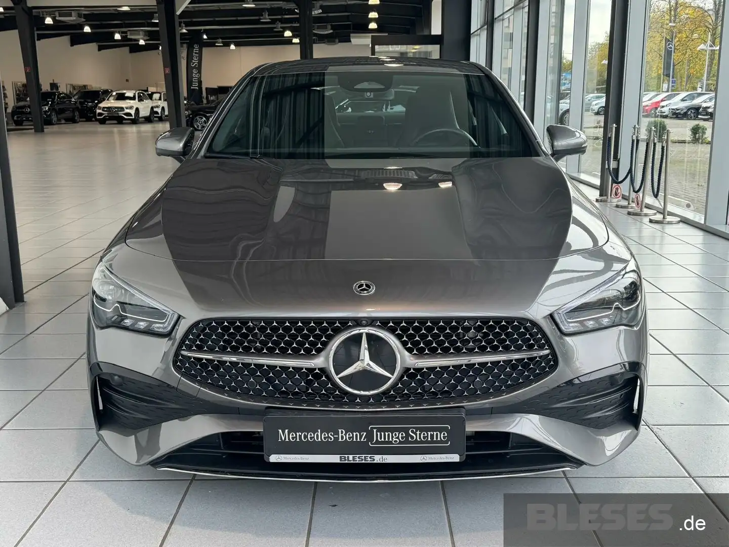 Mercedes-Benz CLA 200 CLA 200 d Coupé AMG Line+Distro+Multib+360+Memory+Totwi Grau - 2
