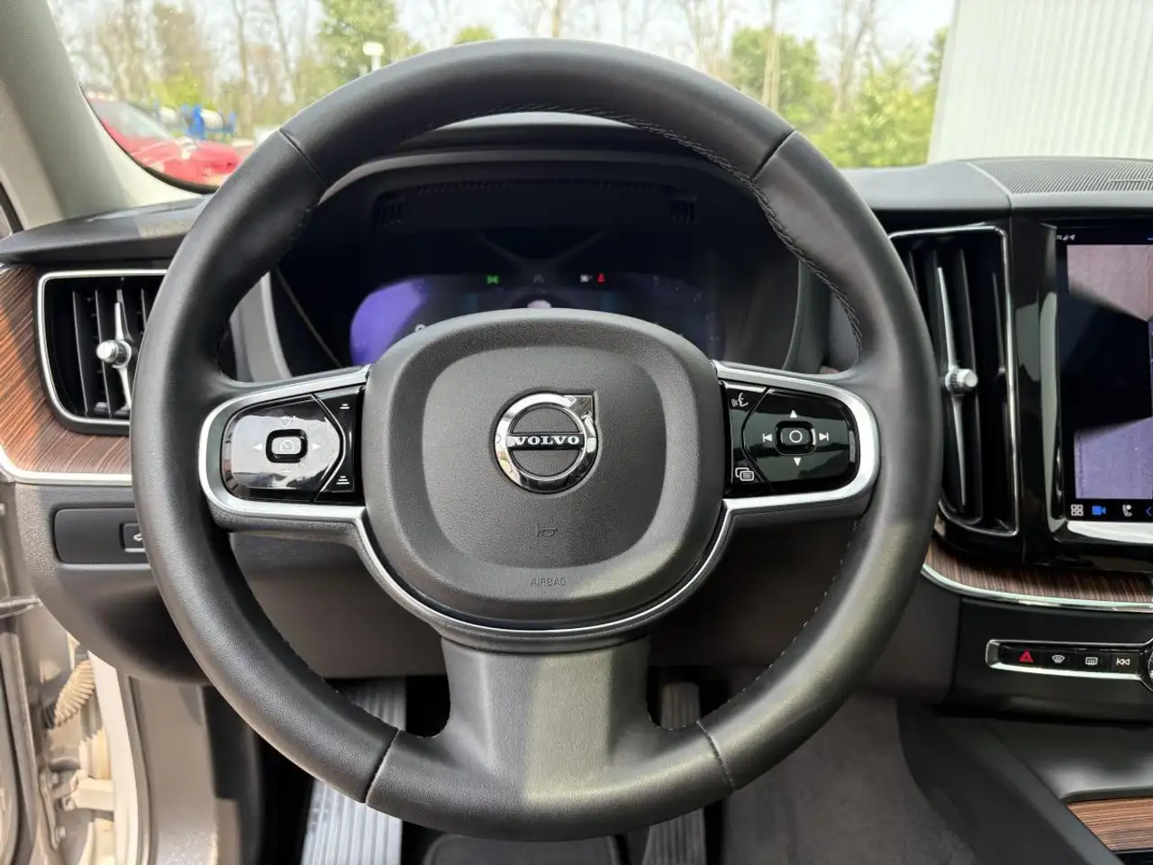 Volvo XC60 снимка Volvo XC60