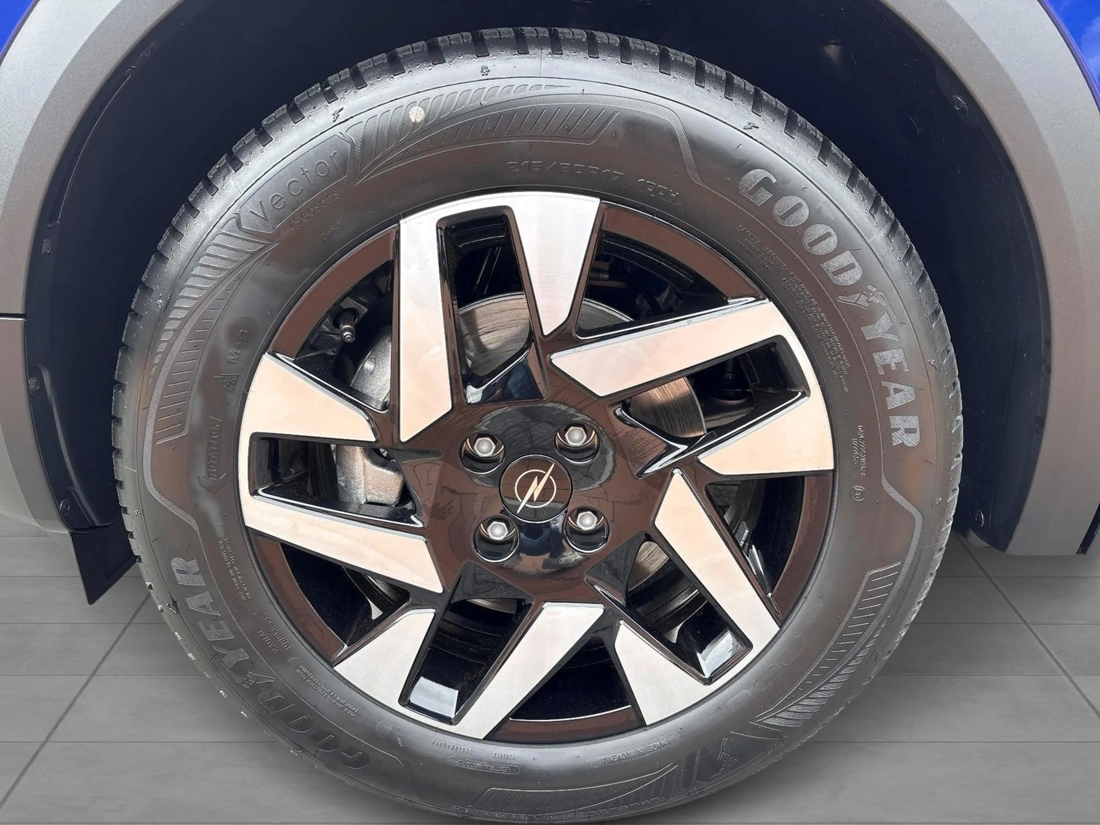 Opel Mokka Hybrid 145PS Automatik Edition Kamera SHZ — photo 6