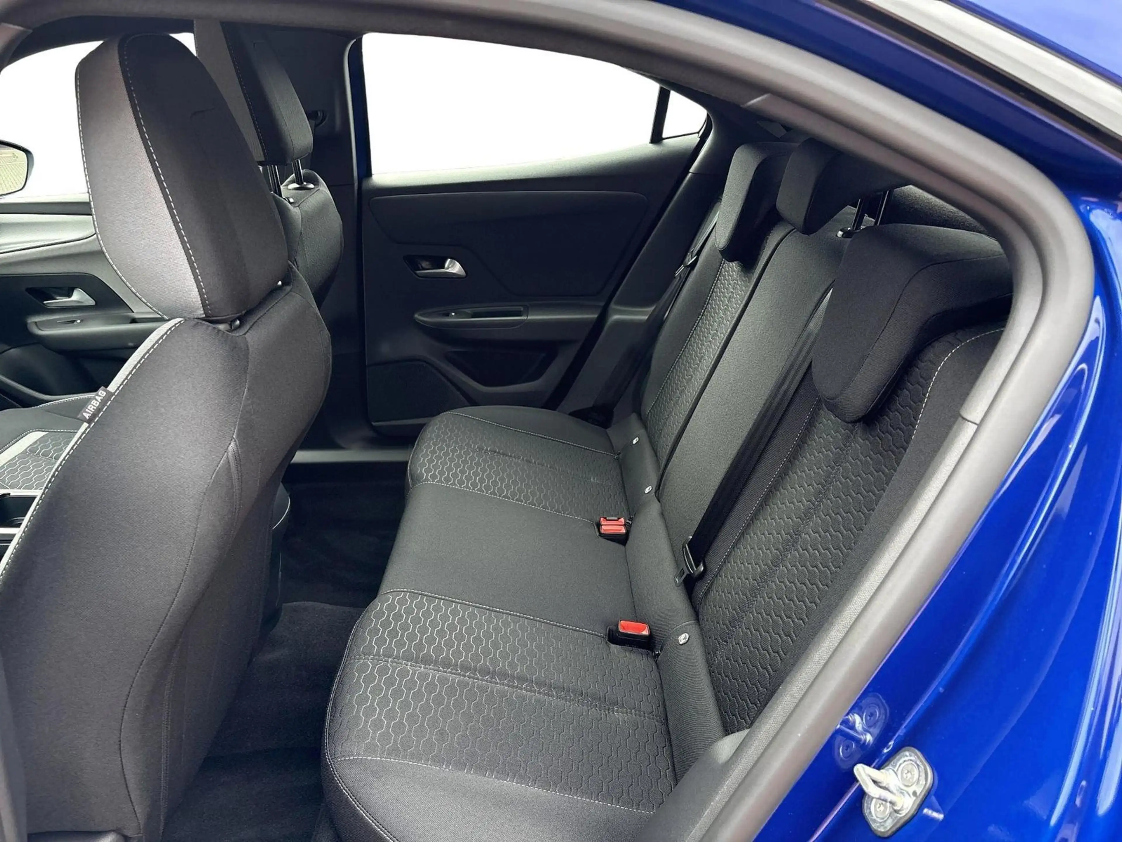 Opel Mokka Hybrid 145PS Automatik Edition Kamera SHZ — photo 8