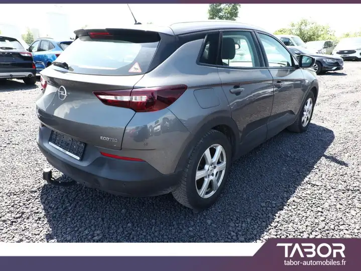 Opel Grandland X 1.2 Turbo 130 Edition — photo 3