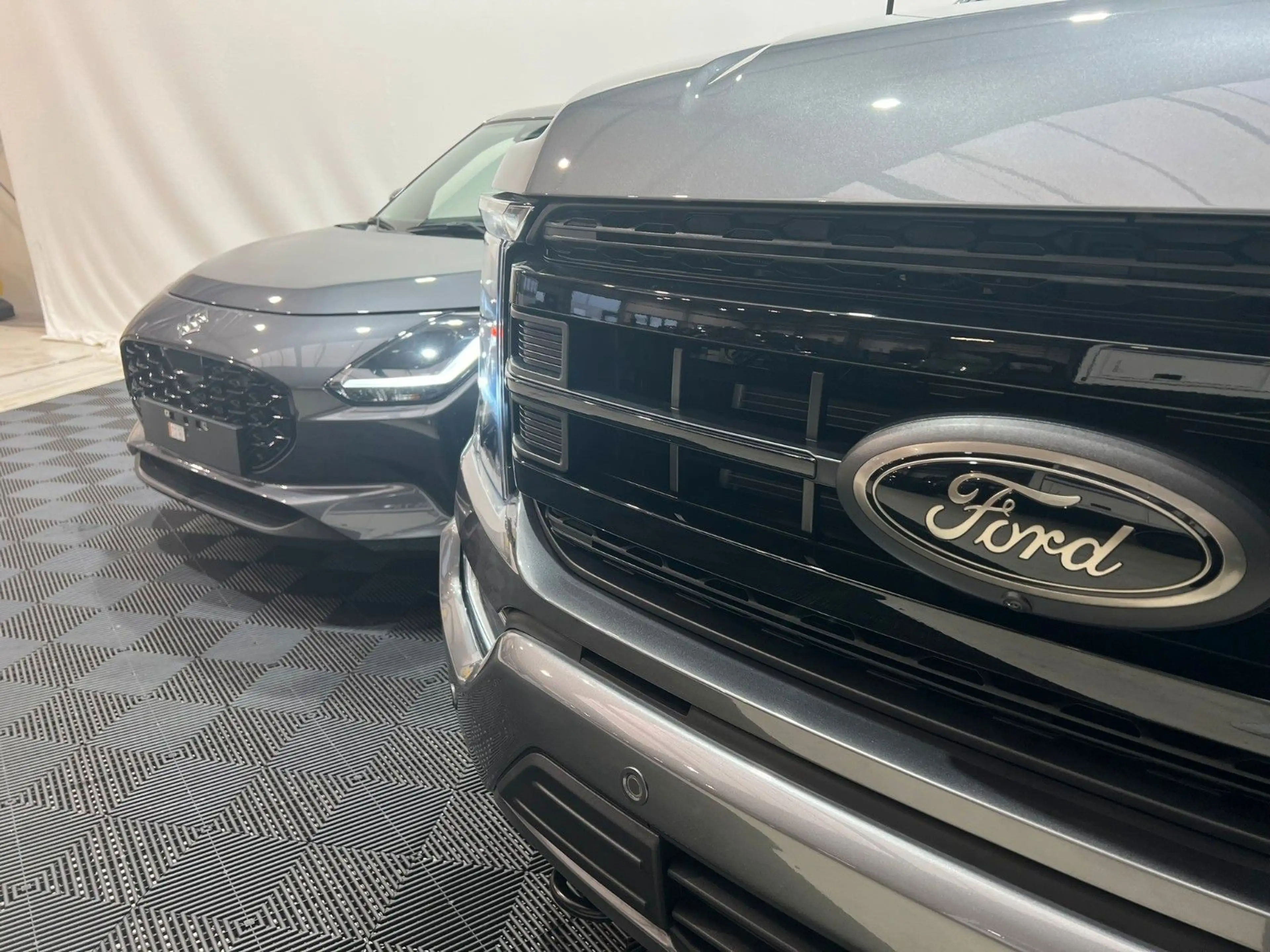 Ford F 150 F-150 Lariat 5.0L *BIG DEAL* Suzuki Swift Bundle — photo 3