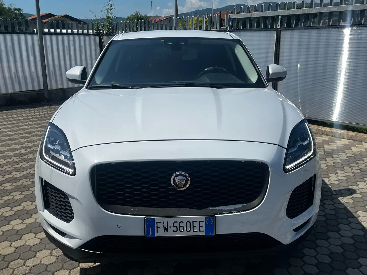 Jaguar E-Pace E-Pace 2.0d i4 R-Dynamic S awd 150cv auto my19 Blanc - 2