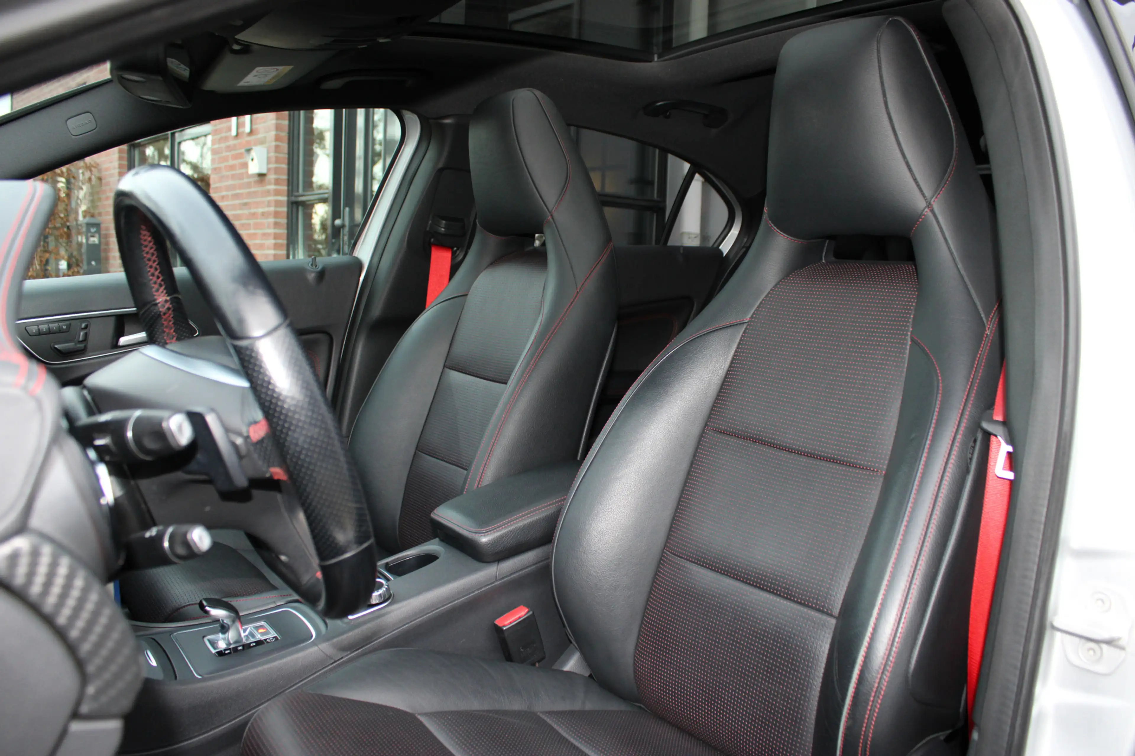 Mercedes-Benz A 45 AMG 4MATIC Edition 1 — photo 4