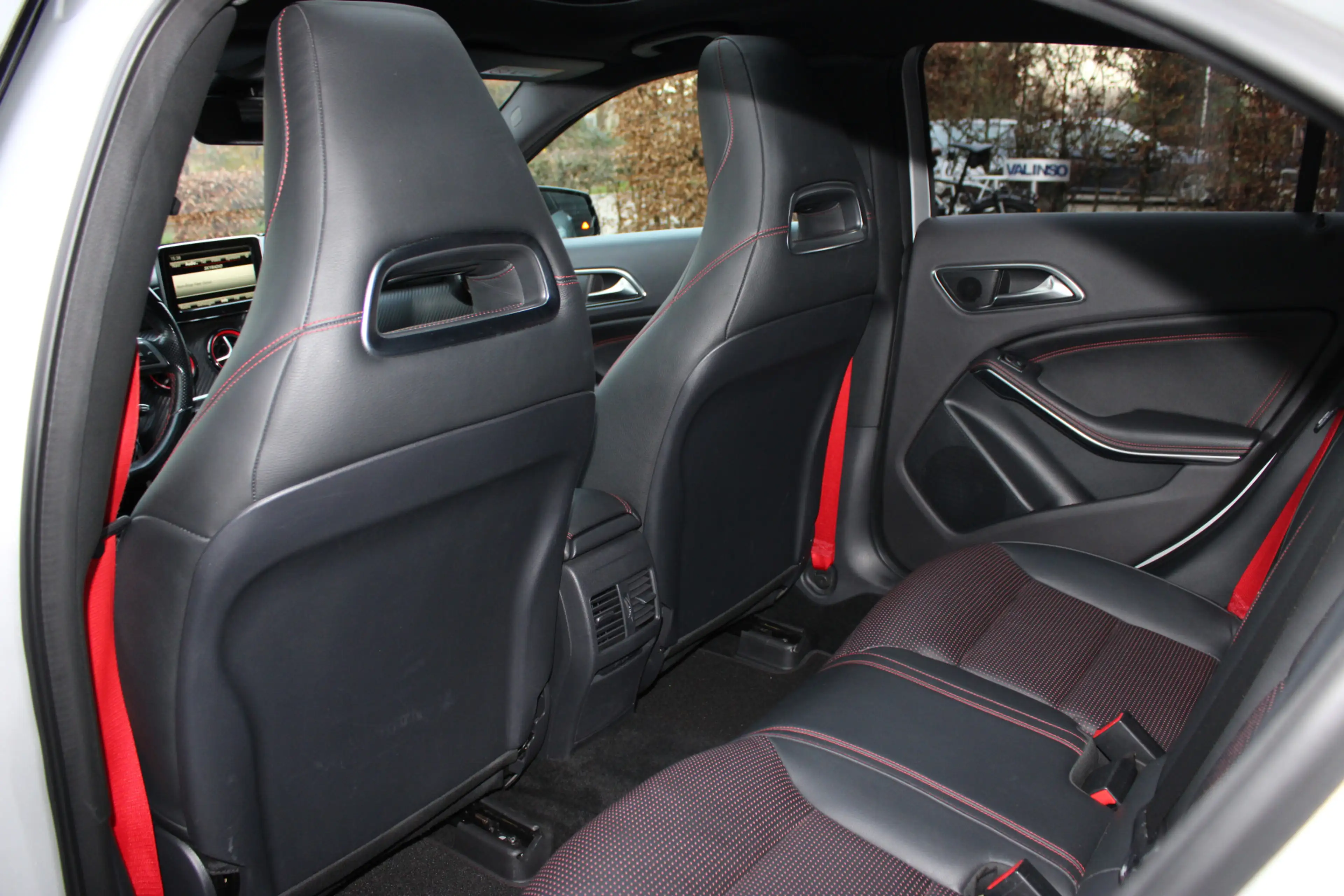 Mercedes-Benz A 45 AMG 4MATIC Edition 1 — photo 15