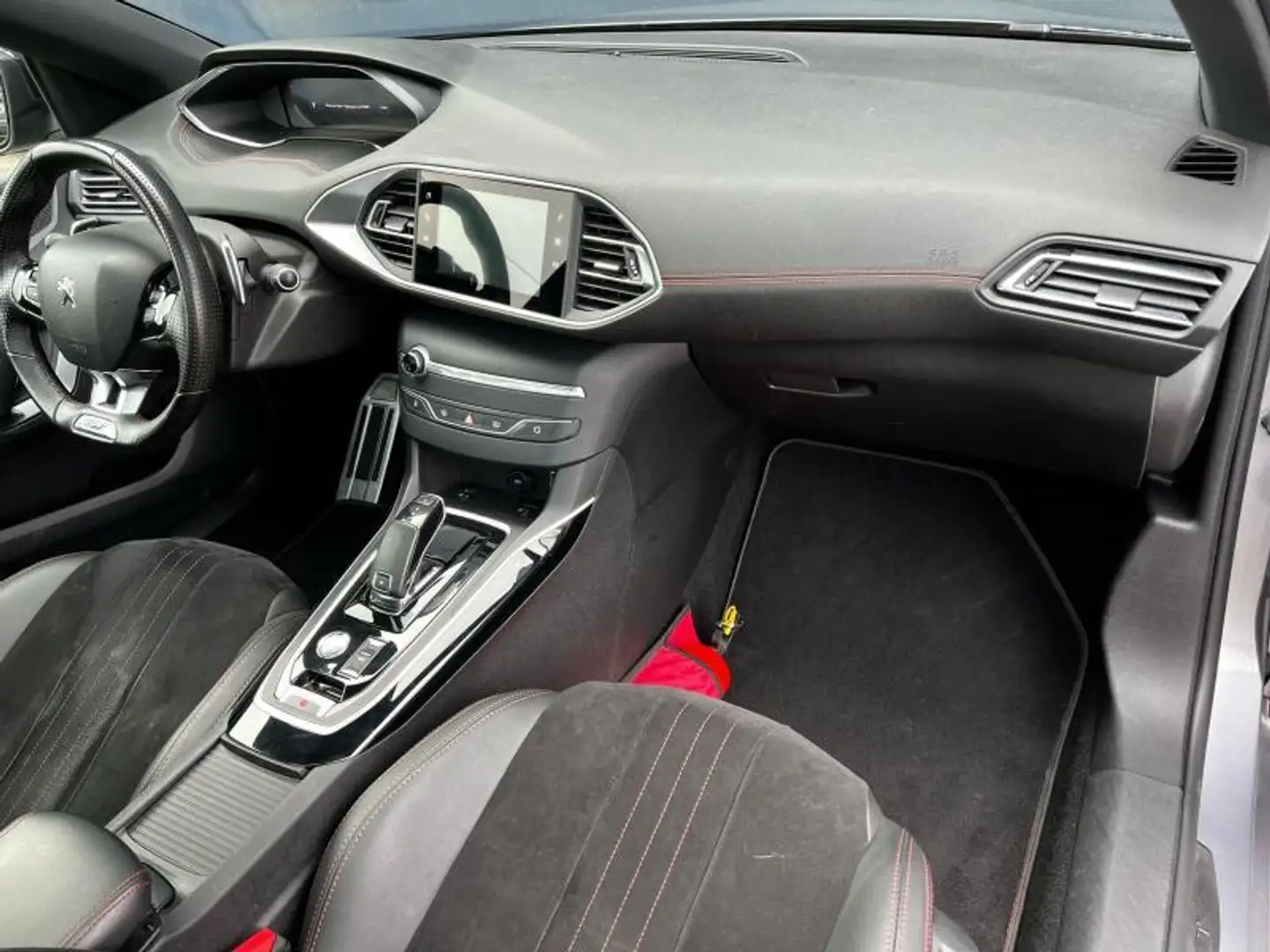Peugeot 308 GT Pack / Utilitaire Grau - 2