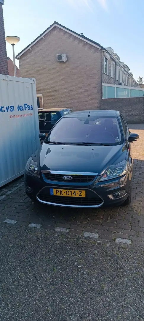 Ford Focus 1.6 Ghia Blauw - 1