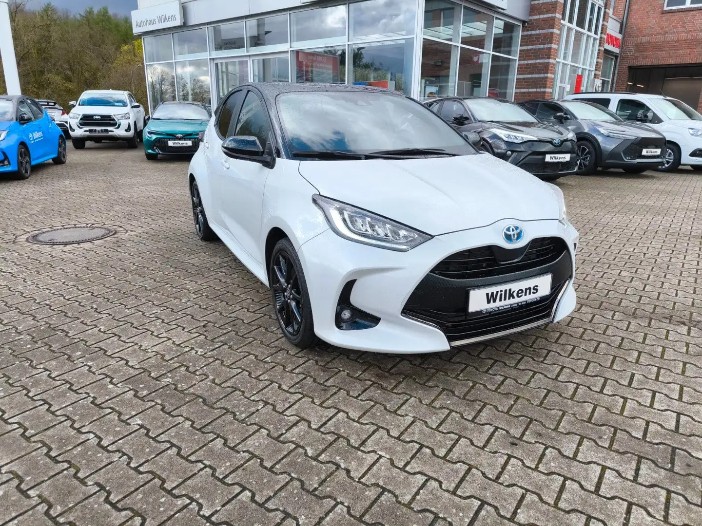 Toyota Yaris HSD Style Selection Weiß - 1