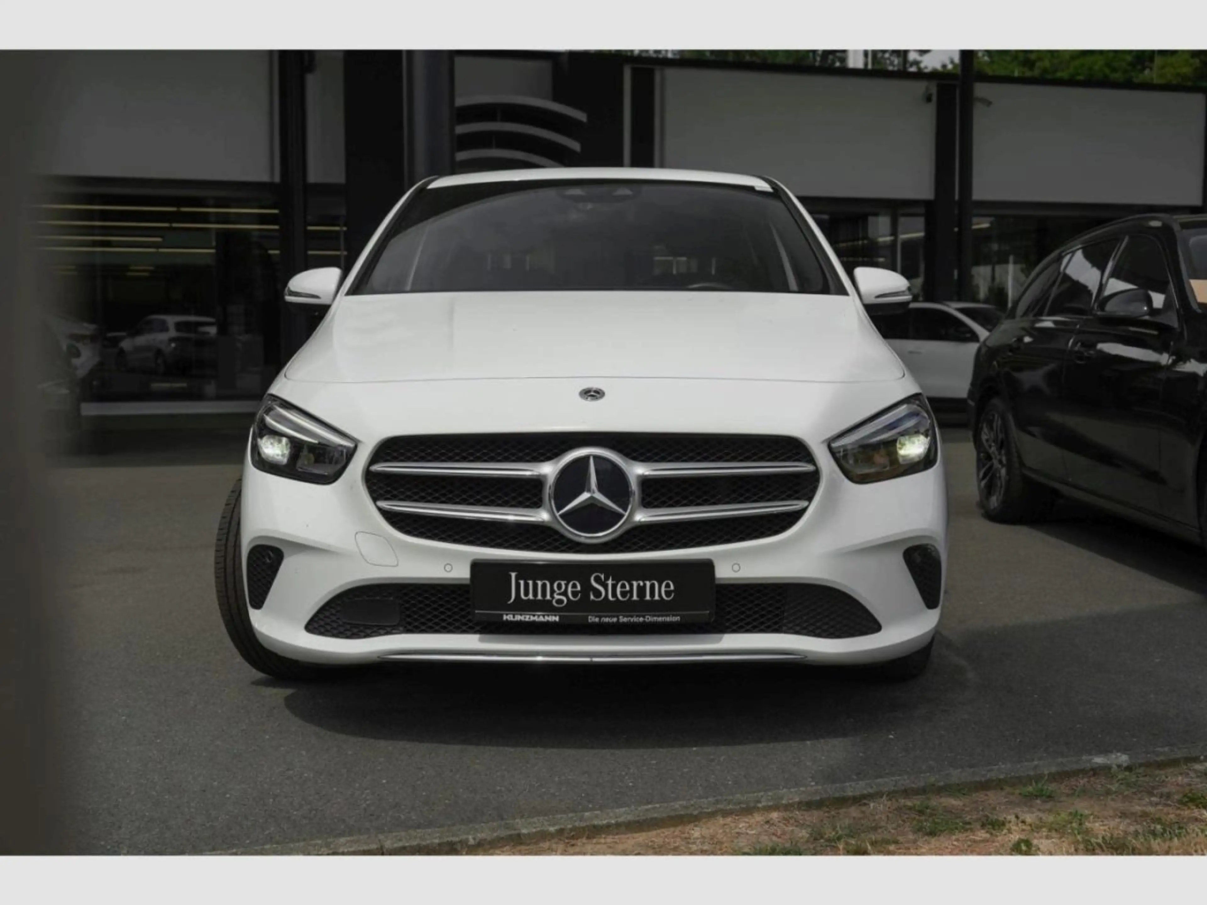 Mercedes-Benz B 220 4M Progressive MBUXNavi+ Easy-Pack — photo 2