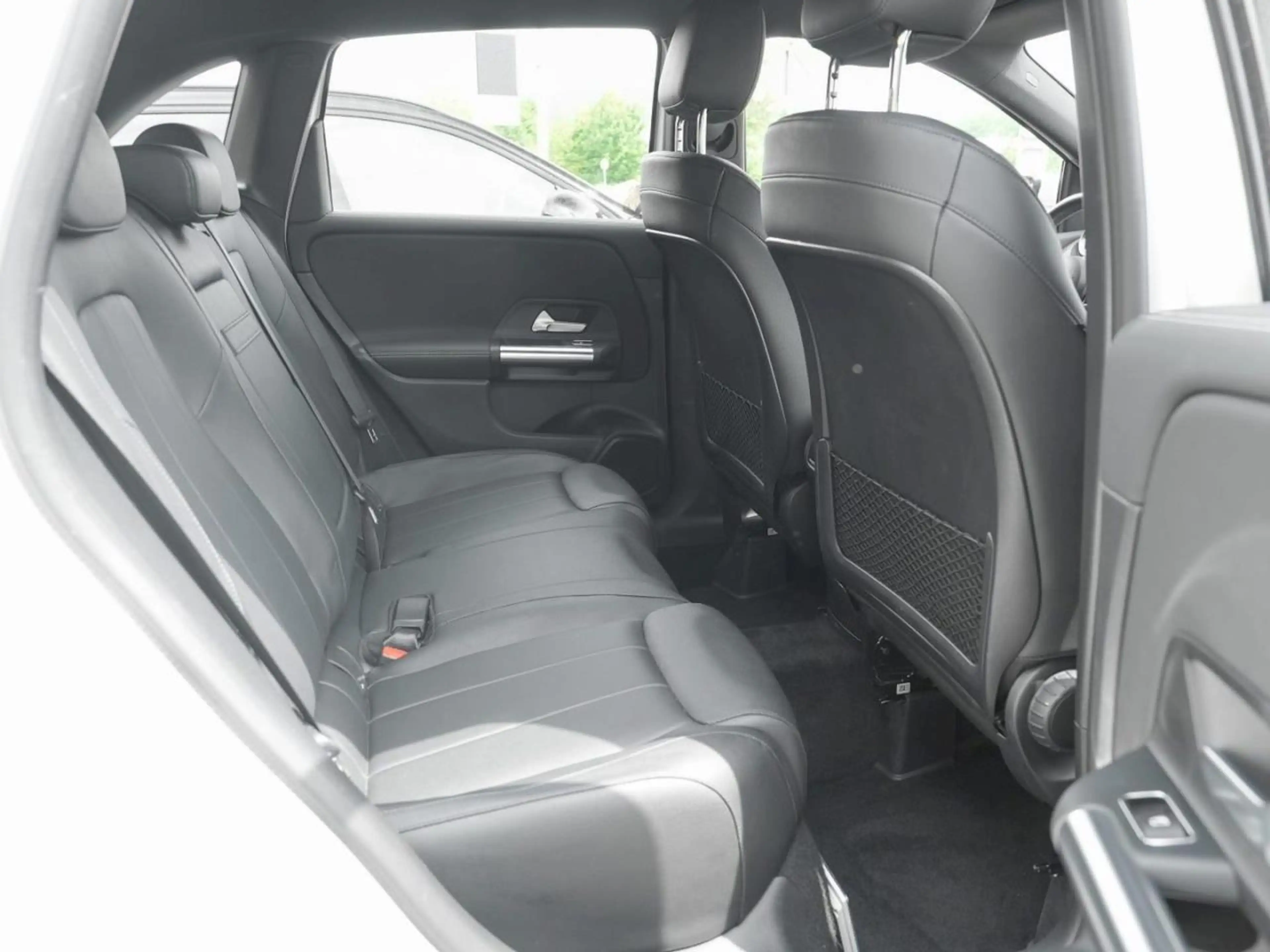 Mercedes-Benz B 220 4M Progressive MBUXNavi+ Easy-Pack — photo 11