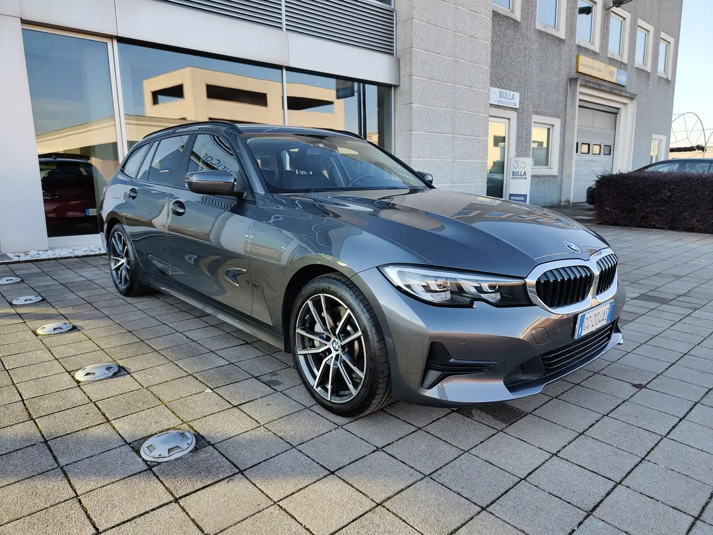 BMW 330 e Touring Plug-In Hybrid auto Navi Pelle FariLED Grigio - 2