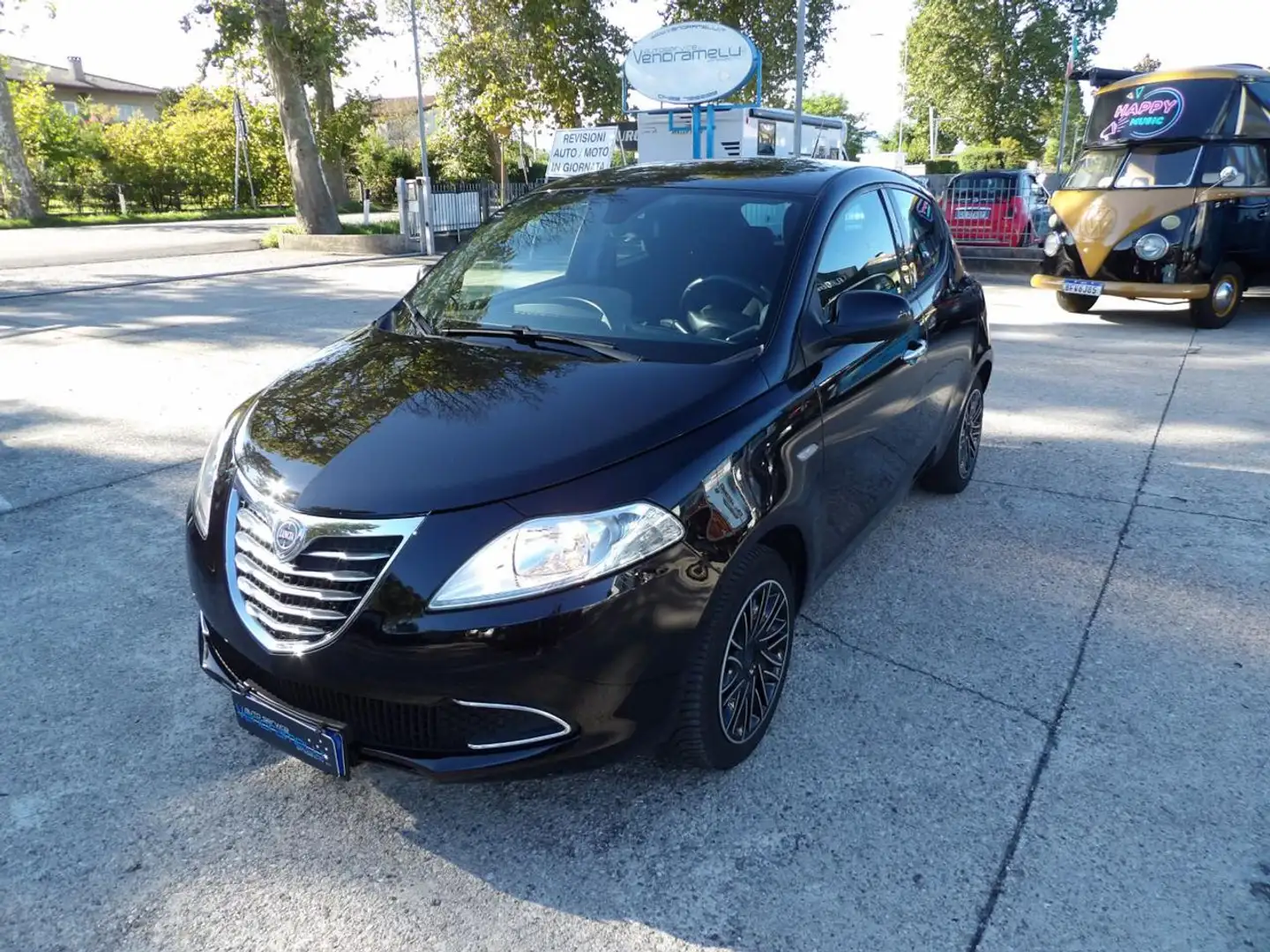 Lancia Ypsilon 1.2 69 CV 5 porte Gold Noir - 1