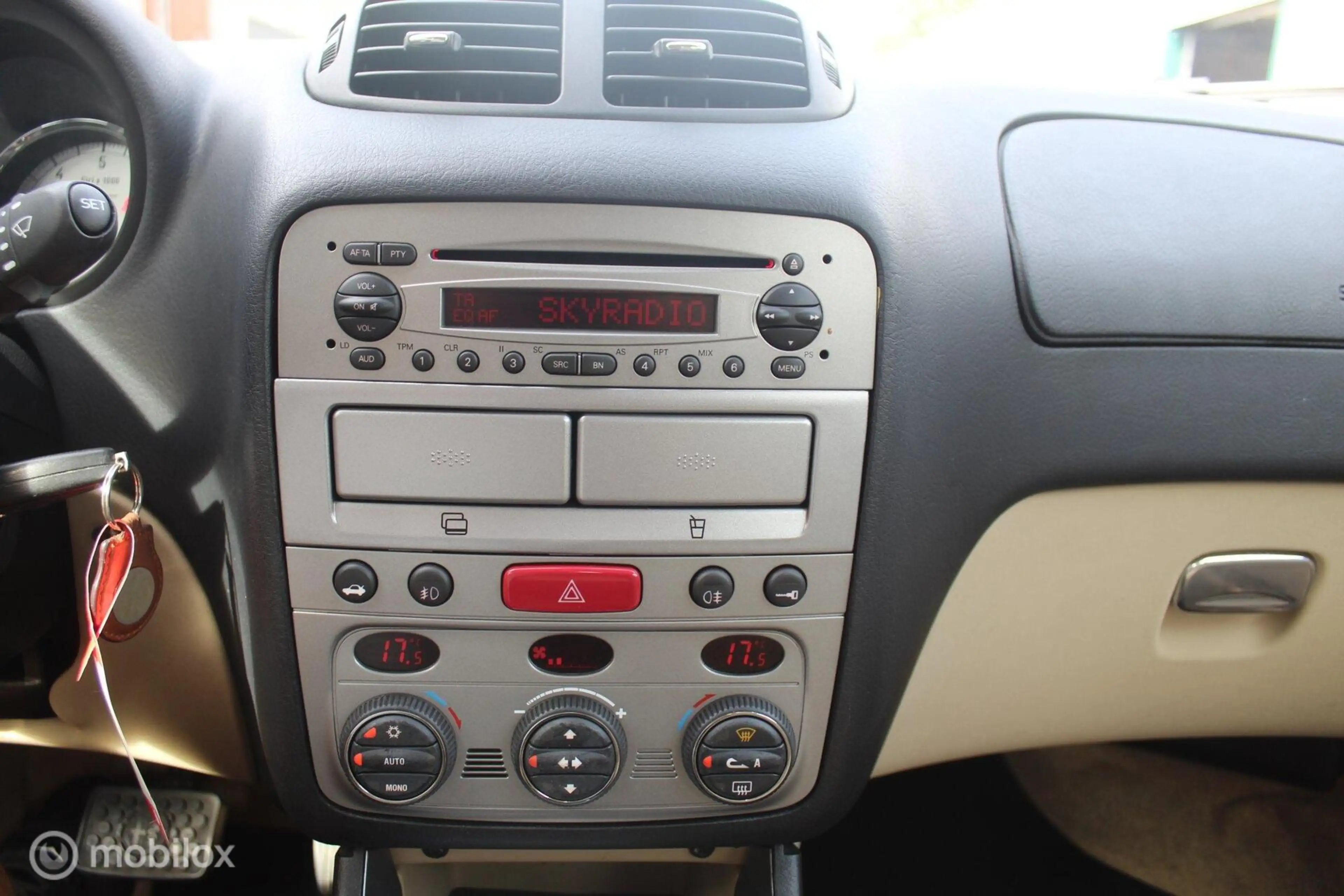 Alfa Romeo 147 2.0 T.Spark Distinctive Selespeed | Zwitsers! — photo 36