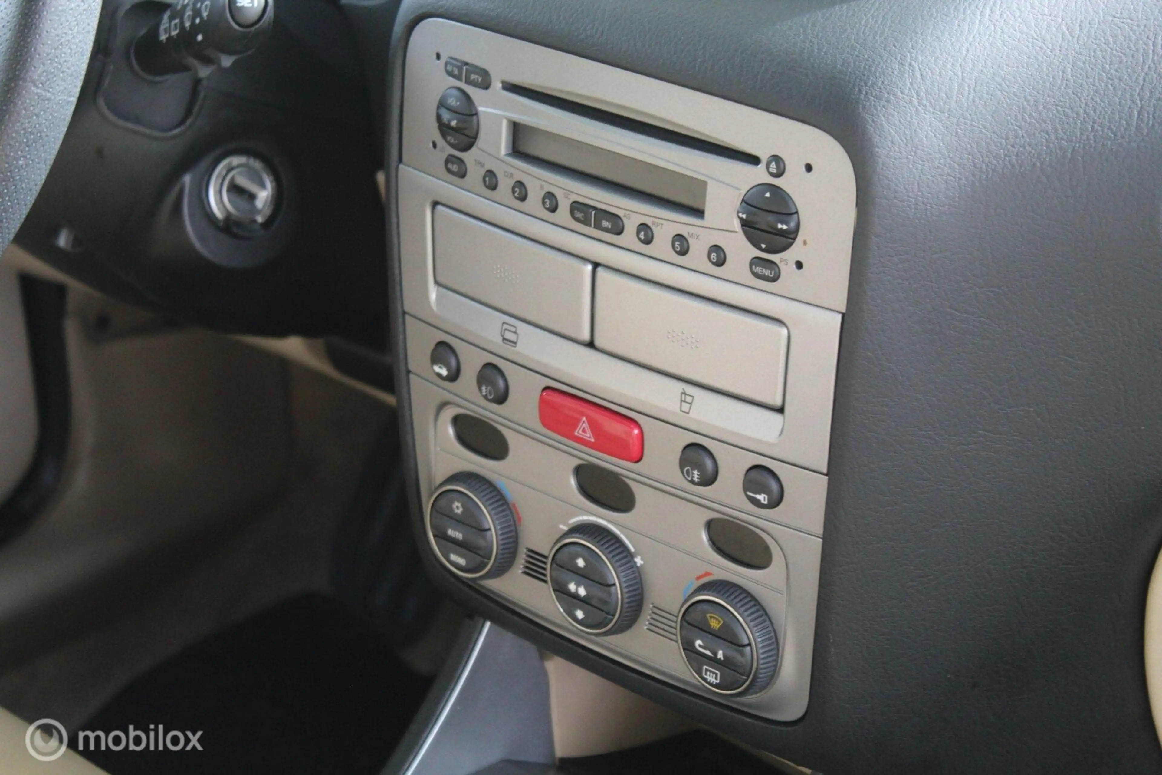 Alfa Romeo 147 2.0 T.Spark Distinctive Selespeed | Zwitsers! — photo 35