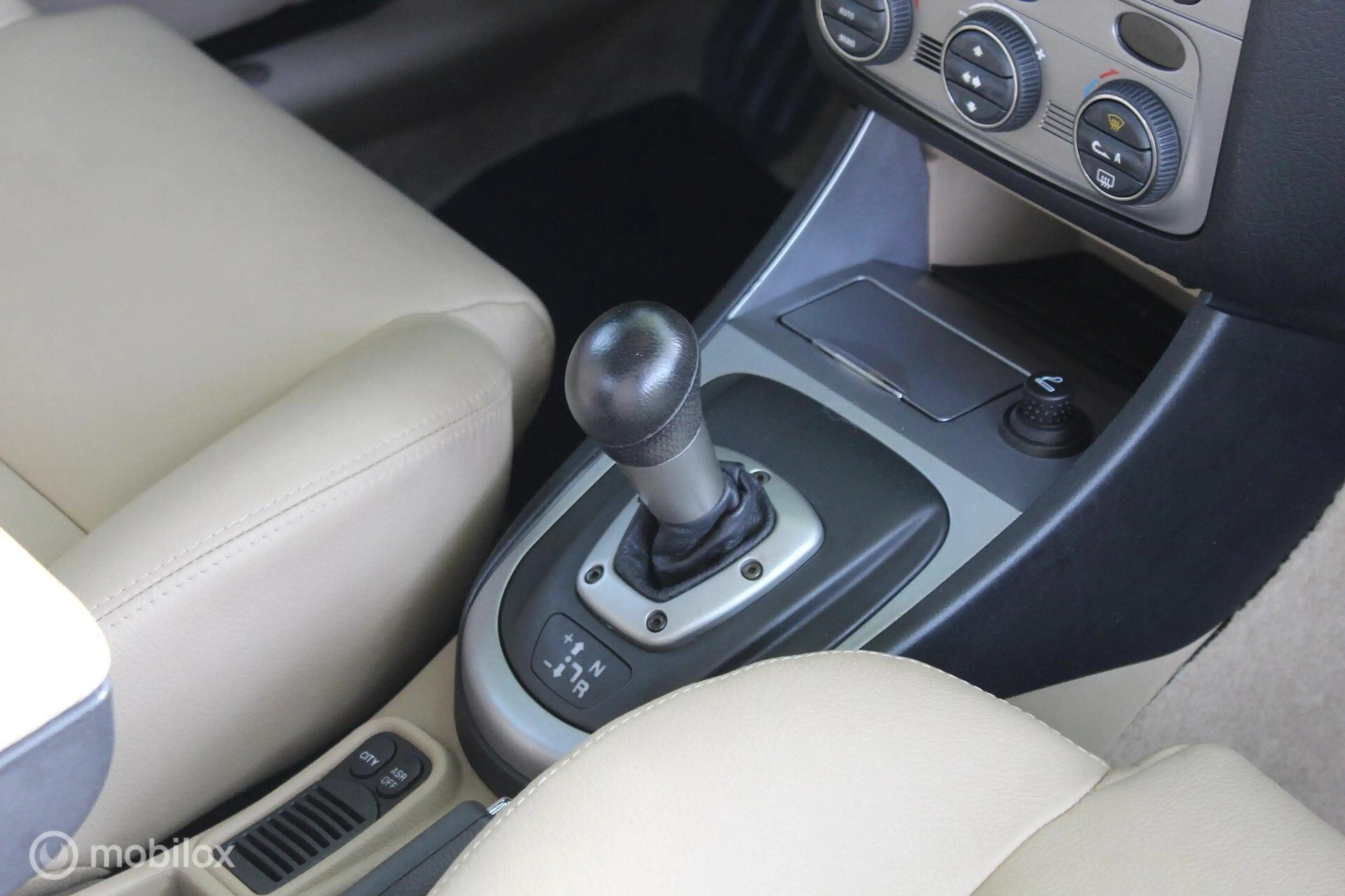 Alfa Romeo 147 2.0 T.Spark Distinctive Selespeed | Zwitsers! — photo 33
