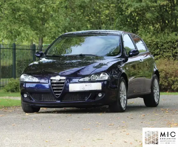 Alfa Romeo 147 2.0 T.Spark Distinctive Selespeed | Zwitsers!