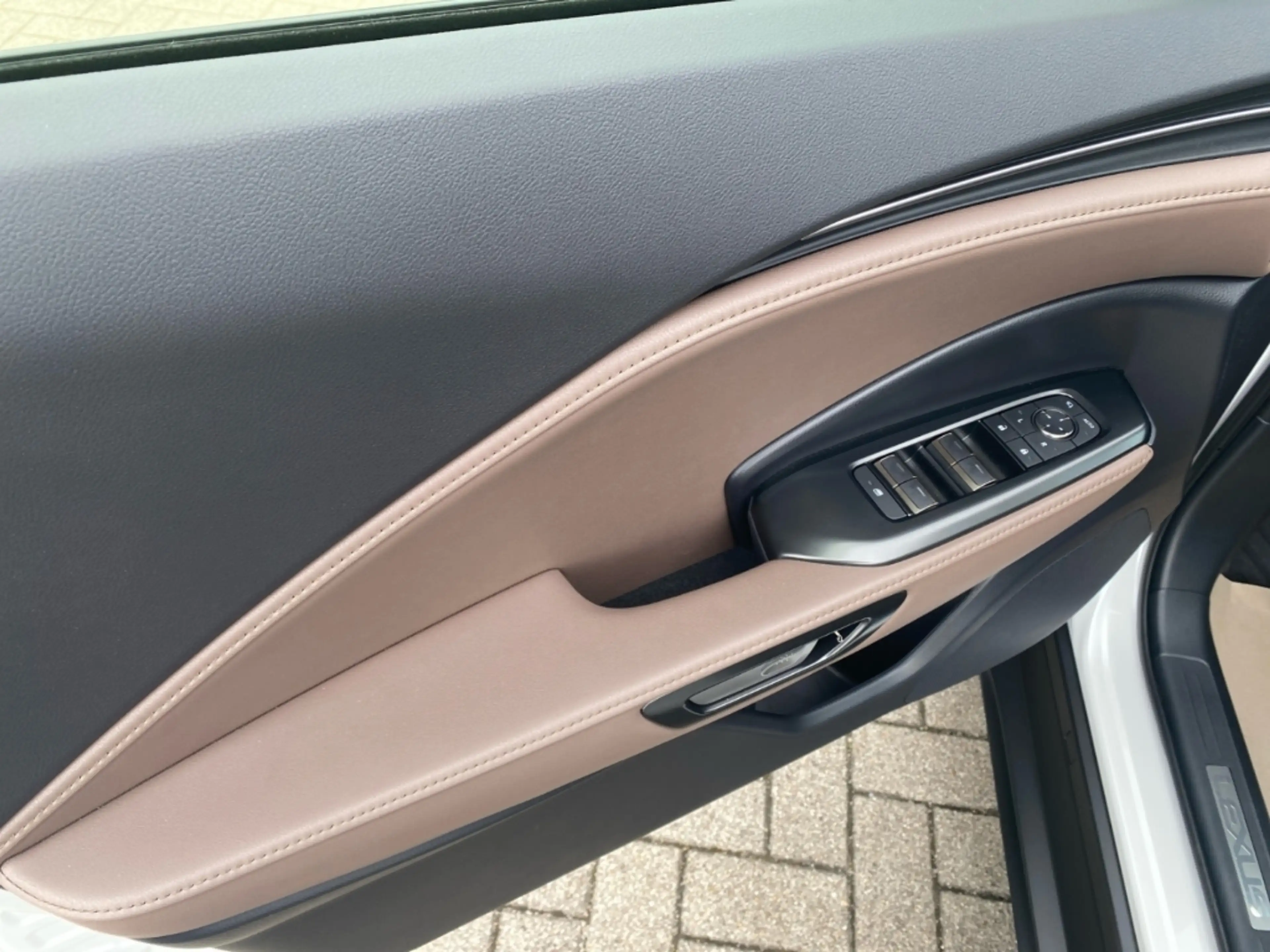 Lexus LBX ELEGANT Rückfahrkamera , Sitzh. Navi , — photo 12