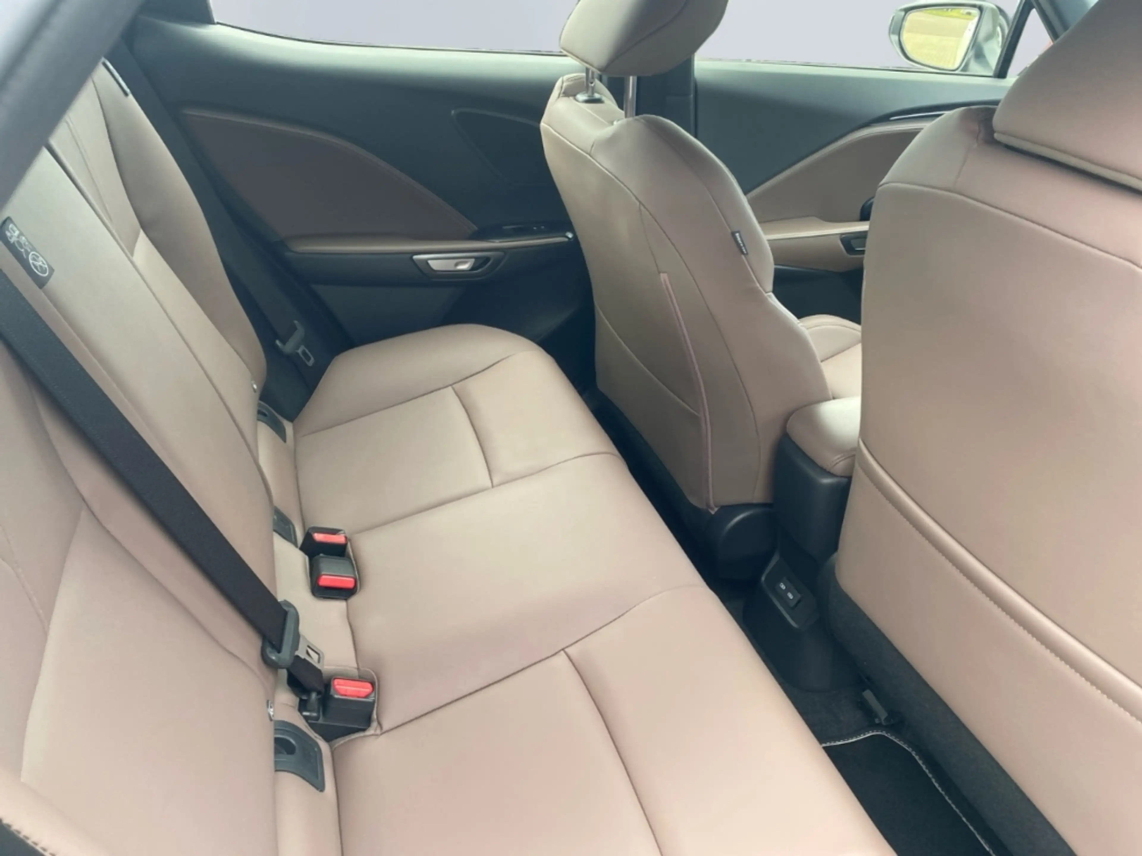 Lexus LBX ELEGANT Rückfahrkamera , Sitzh. Navi , — photo 13