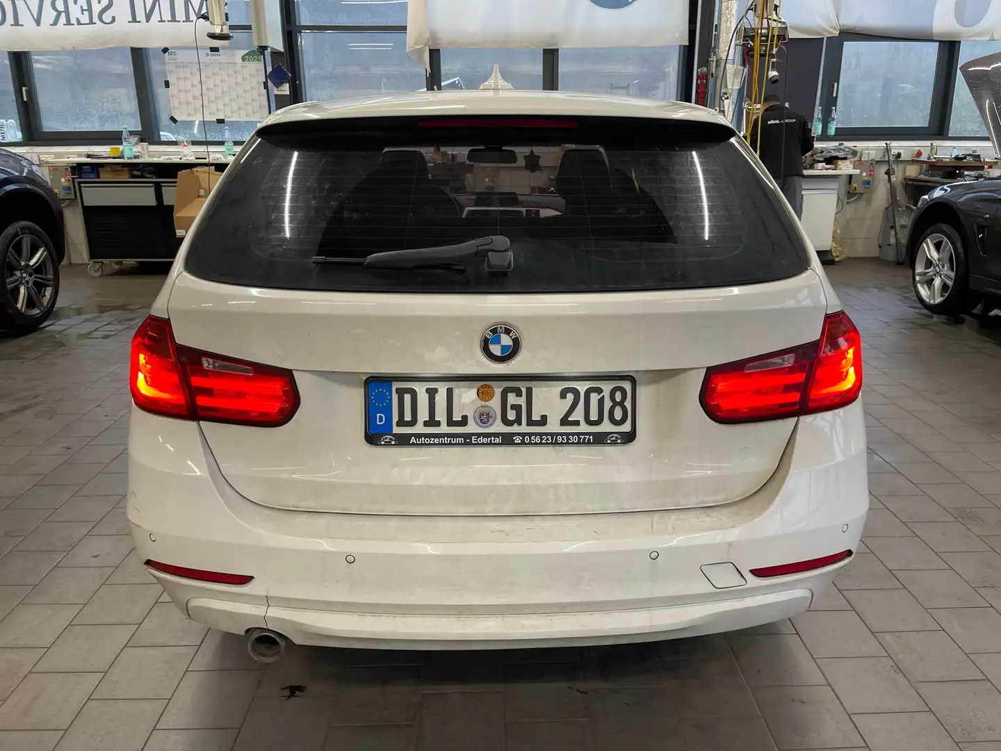 BMW 318 318d Touring Aut. - 2