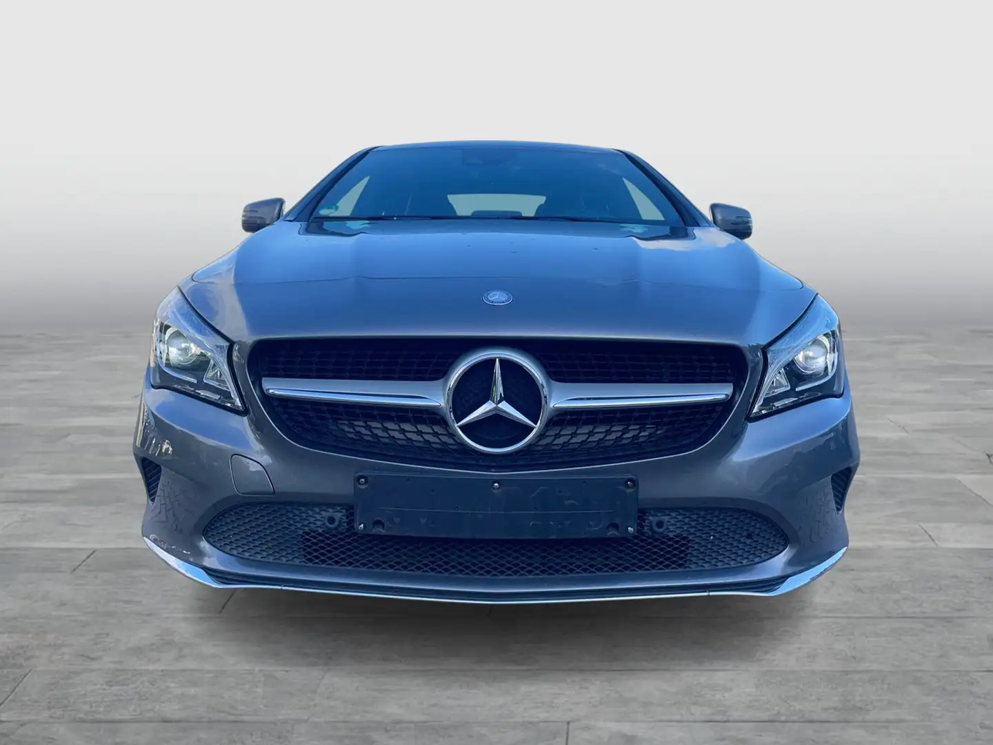 Mercedes-Benz CLA 200 Gris - 2